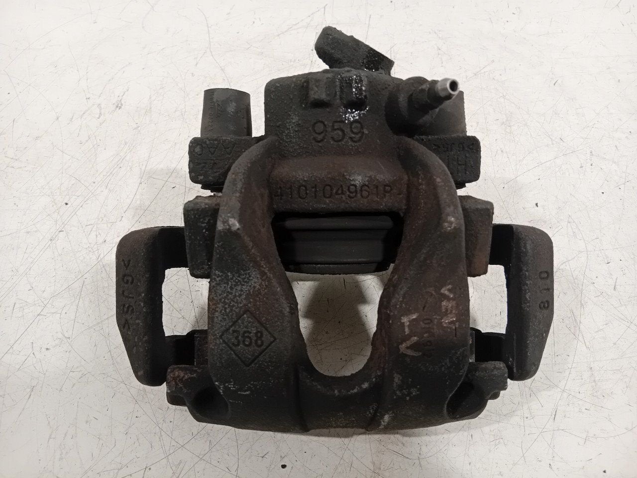 Remklauw links voor Renault Clio, Onderdelen@venauto.nl, Van der Ven Autorecycling B.V., Gebruikt, Ettenseweg 76, 4706 PB Roosendaal, The Netherlands