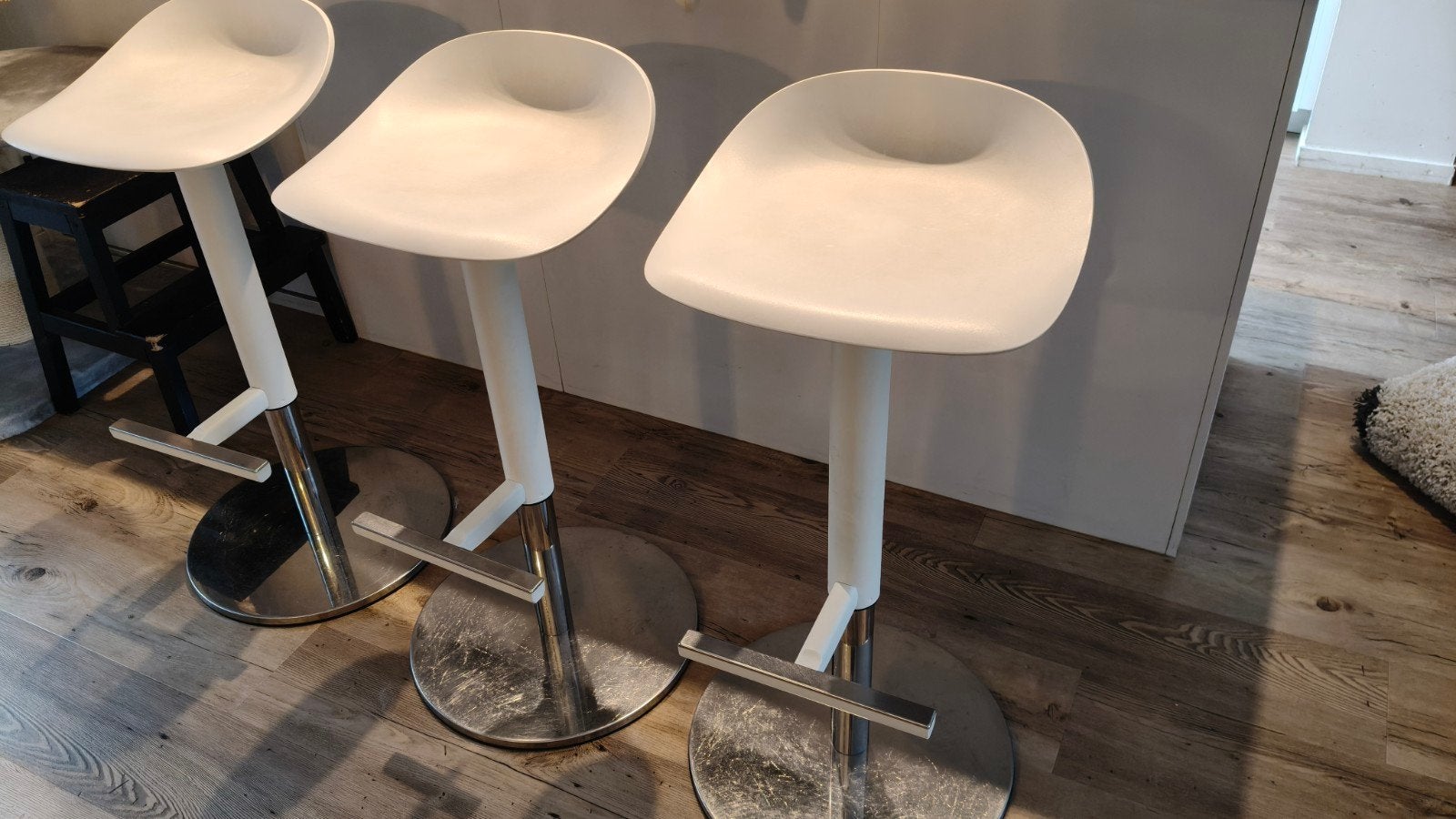 3x Ikea draaibare barkrukken, wit, in hoogte verstelbaar, Huis en Inrichting, Barkrukken, Ophalen, Gebruikt, 60 tot 90 cm, In hoogte verstelbaar