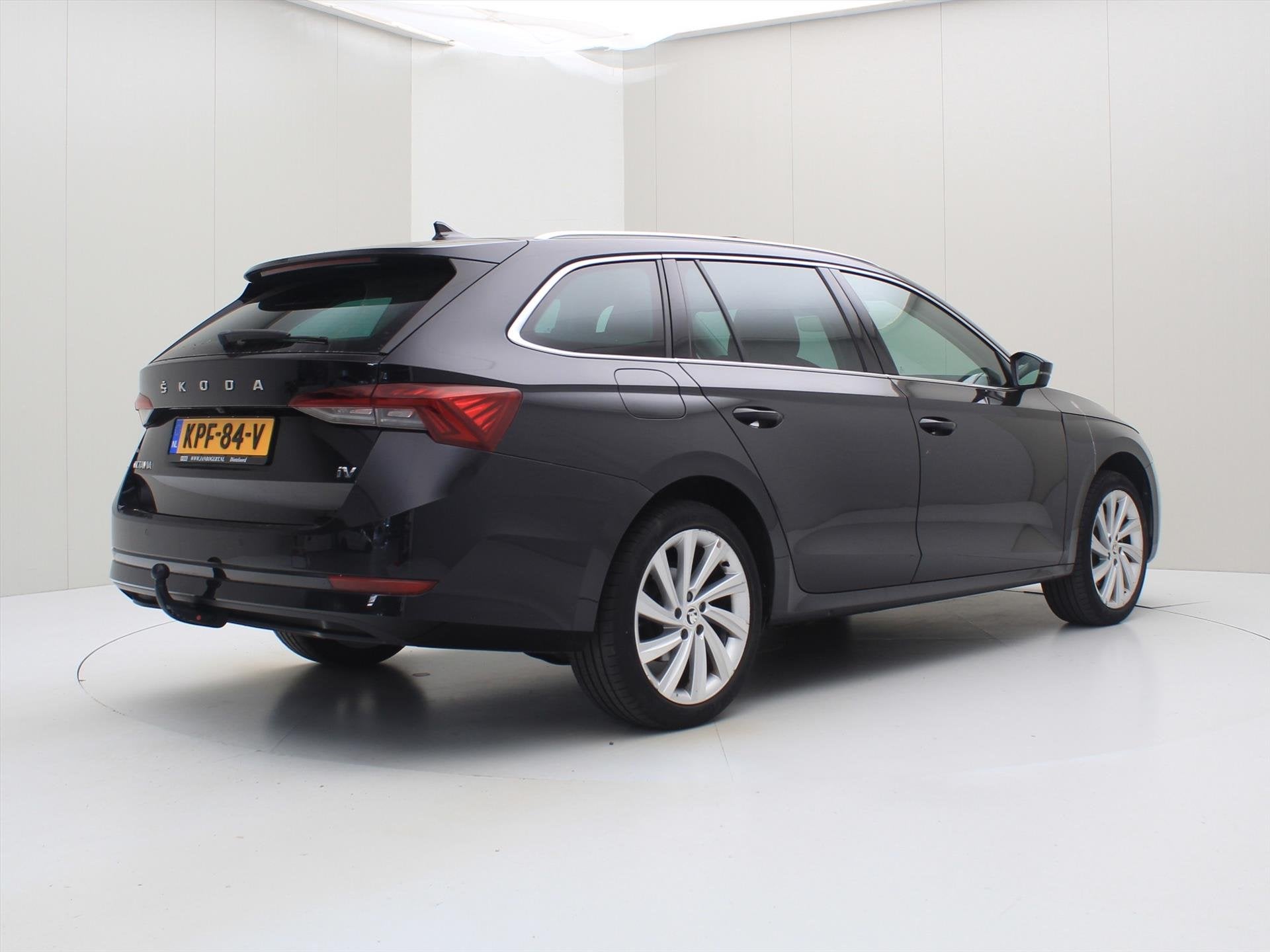 Skoda Octavia Combi 1.4 TSI PHEV 204PK DSG6 [ TREKHAAK+PANO+, Automaat, Gebruikt, Zwart, Leder