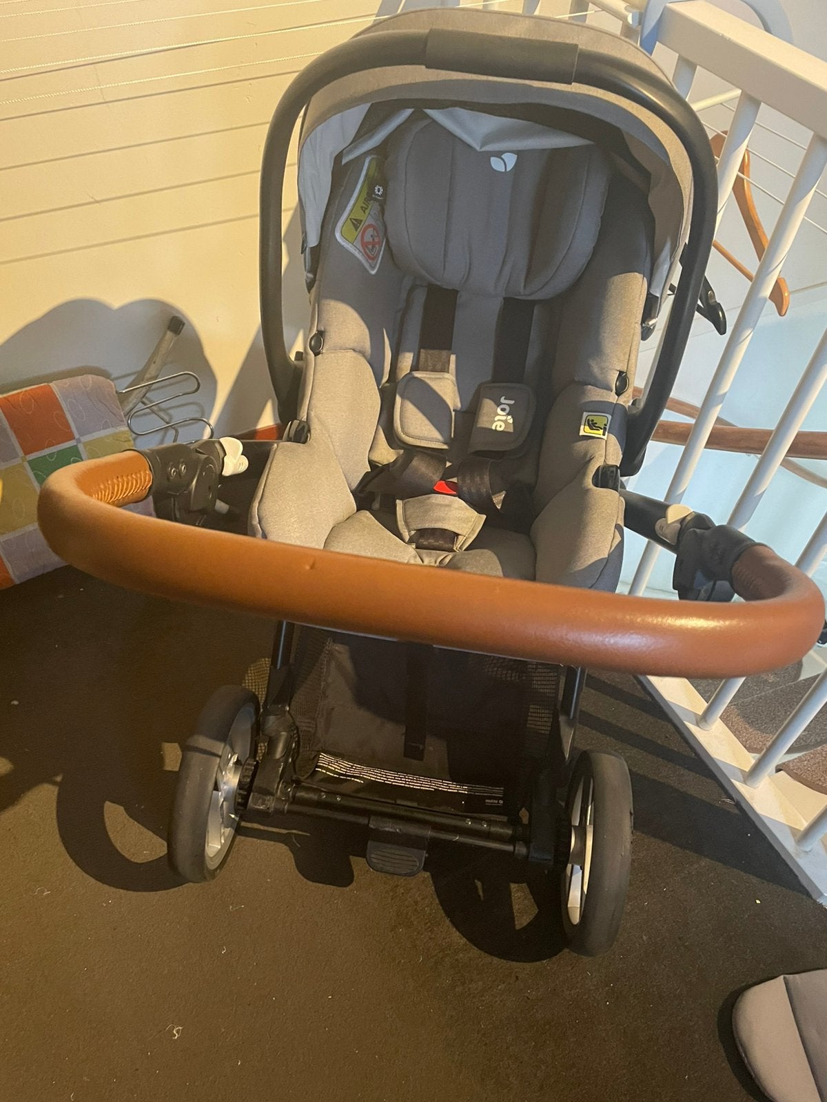 Kinderwagen + maxicosi met basis, Ophalen, Zo goed als nieuw, Mutsy, Verstelbare duwstang