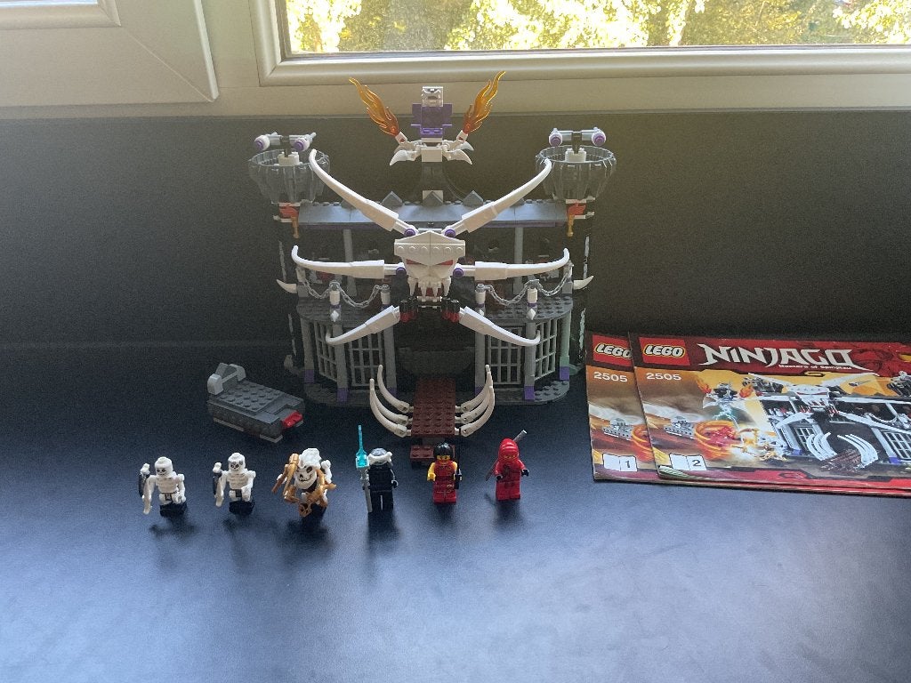 LEGO NINJAGO 2505 – Garmadon’s Dark Fortress