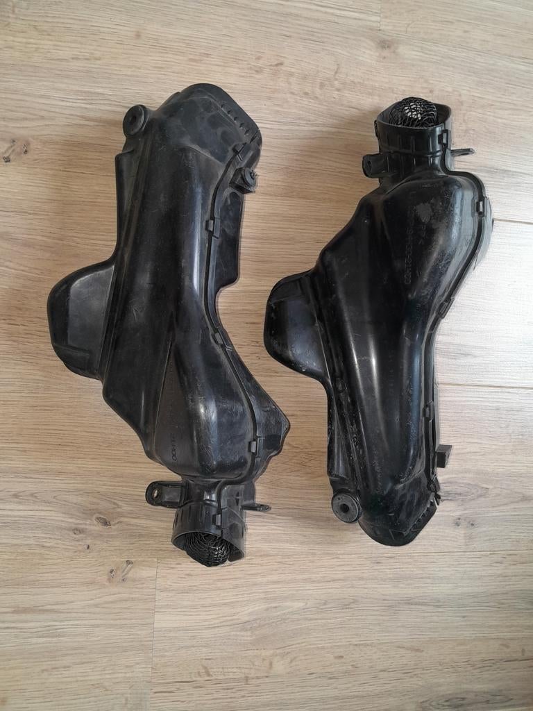 Inlaatlucht pijp Suzuki GSXR 1000 K7 / K8, Motoren, Onderdelen | Suzuki, Ophalen of Verzenden