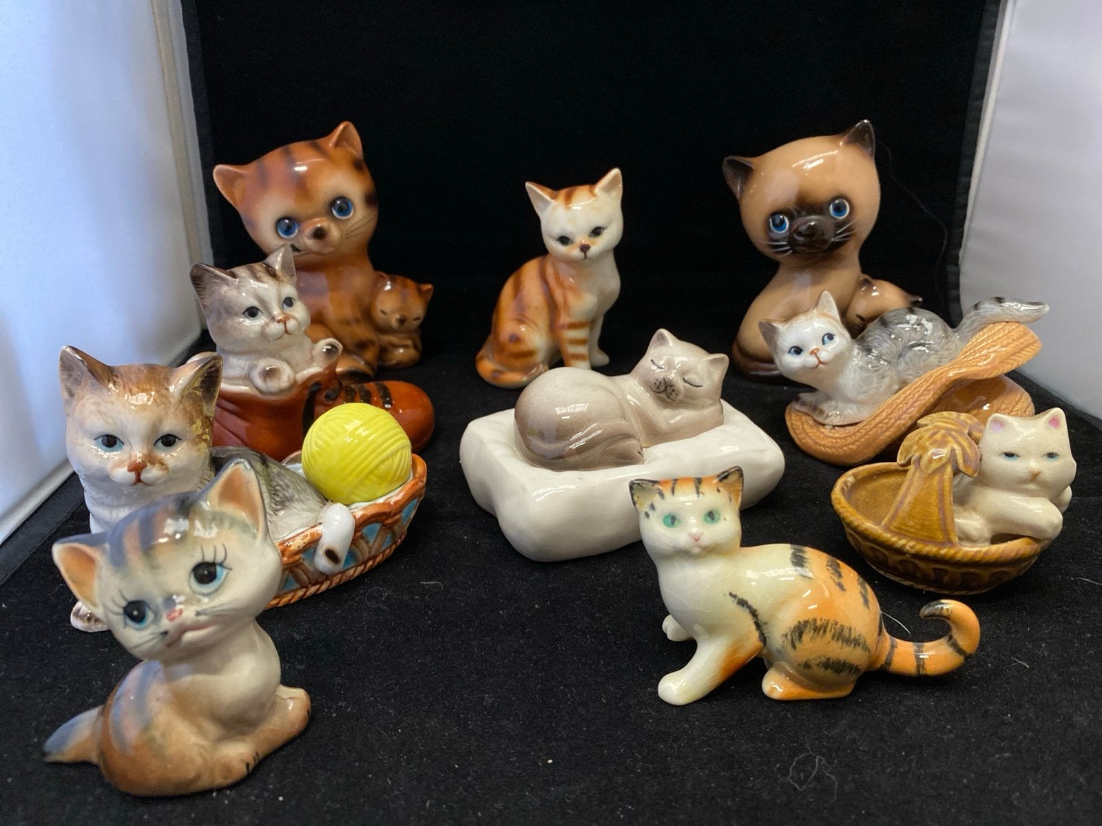 Verzameling van 10 Vintage Kattenbeeldjes, Ophalen of Verzenden, Gebruikt, Hond of Kat, Beeldje of Figuurtje