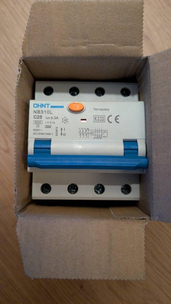 Aardlekautomaat C25 300mA 3-fase (3P+N), Ophalen of Verzenden, Zo goed als nieuw, Overige typen