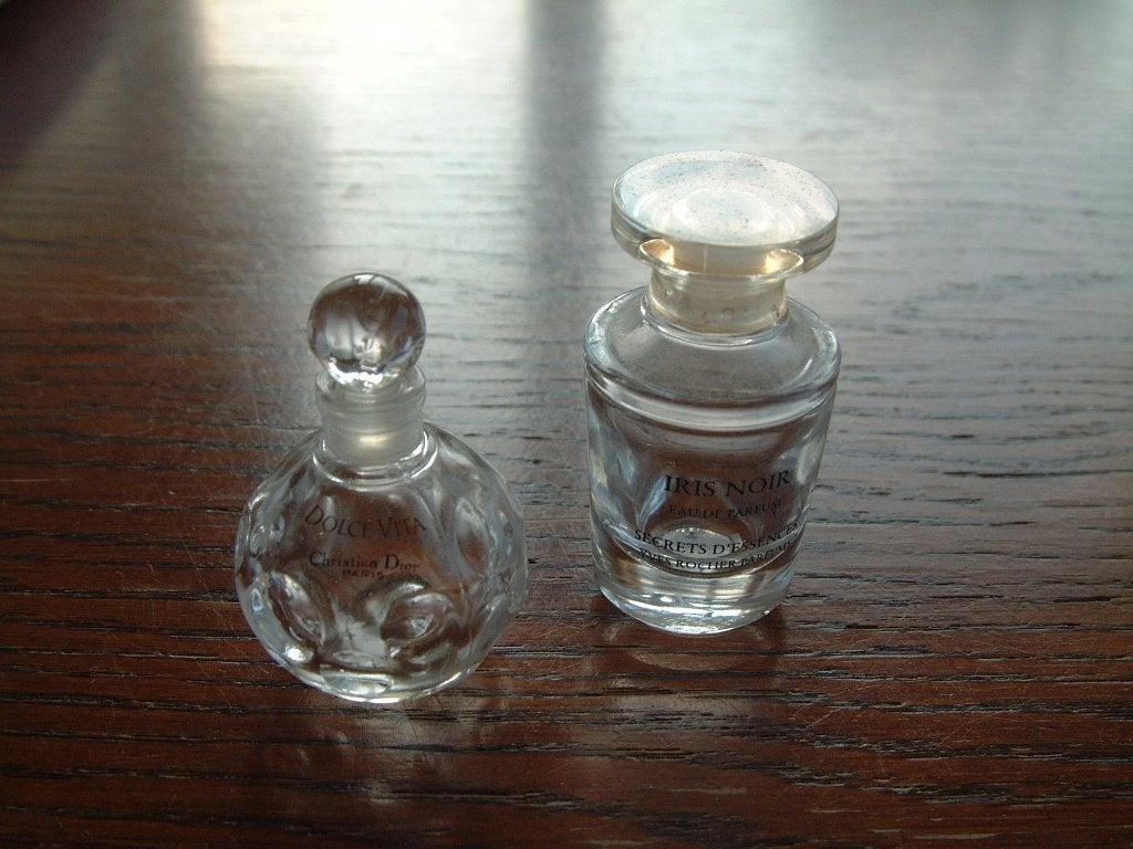 2 parfumflesjes leeg dolce Vita Christian Dior/ Iris Noir, Verzamelen, Ophalen of Verzenden, Gebruikt, Parfumfles
