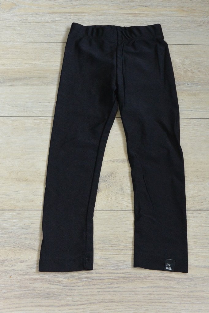 Zwart glimmende legging van Billy & Lilly - maat 98/104, Broek, Gebruikt, Meisje, Ophalen of Verzenden