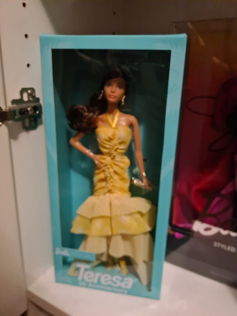 Barbie 35th Anniversary Teresa Doll - NRFB nu goedkoper!, Ophalen of Verzenden, Nieuw, Barbie