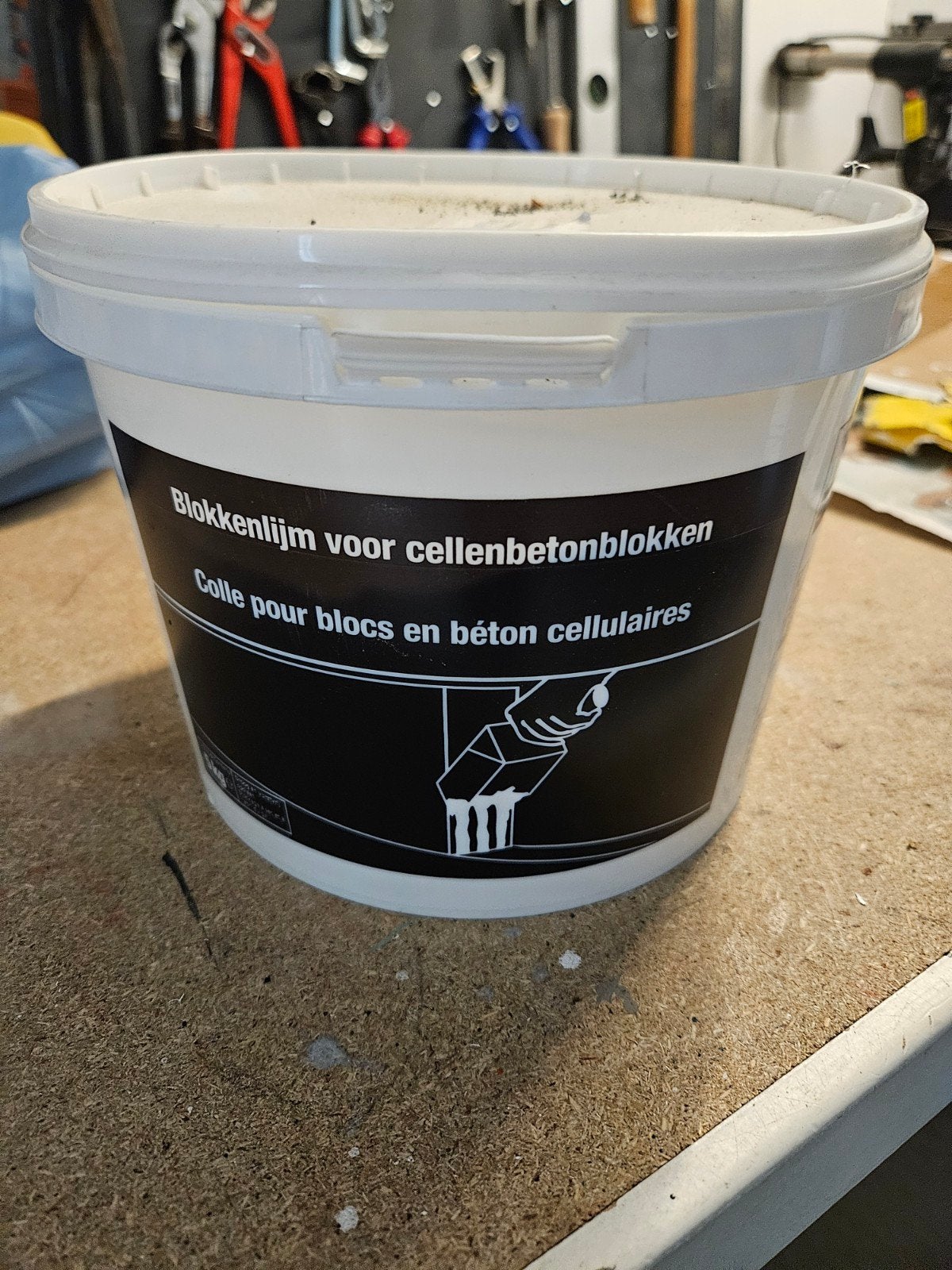 Blokkenlijm 5 kg - aangebroken, bijna vol (gratis), Ophalen, Gebruikt