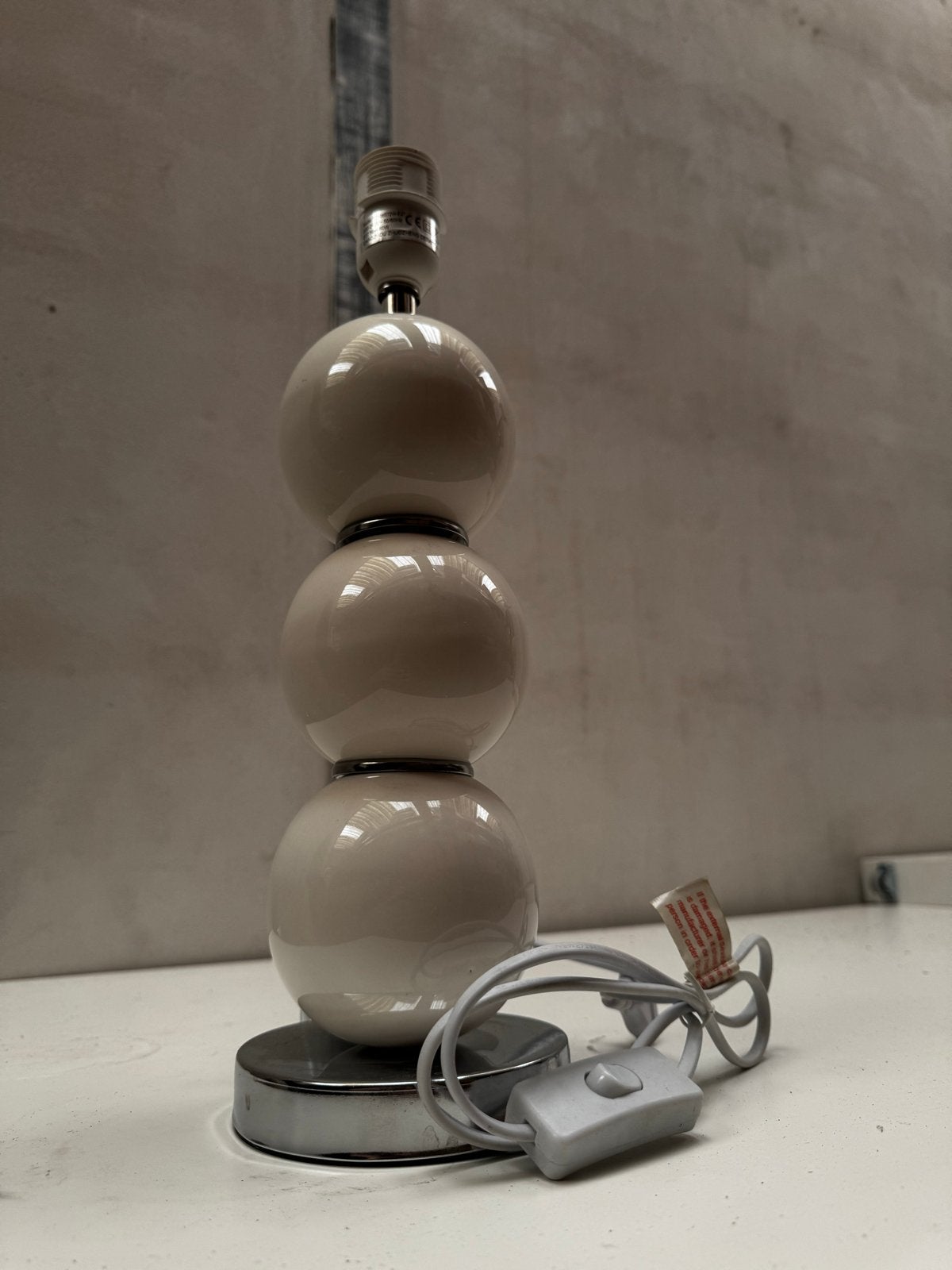 Stijlvolle tafellamp met 3 bollen - Beige/Crème, Beige, Met schakelaar, Keramiek, Zo goed als nieuw