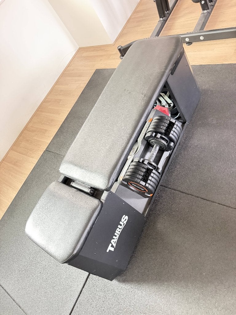 Taurus halterbank + complete gewichten­set en gymvloer, Ophalen, Zo goed als nieuw, Benen, Fitnessbank