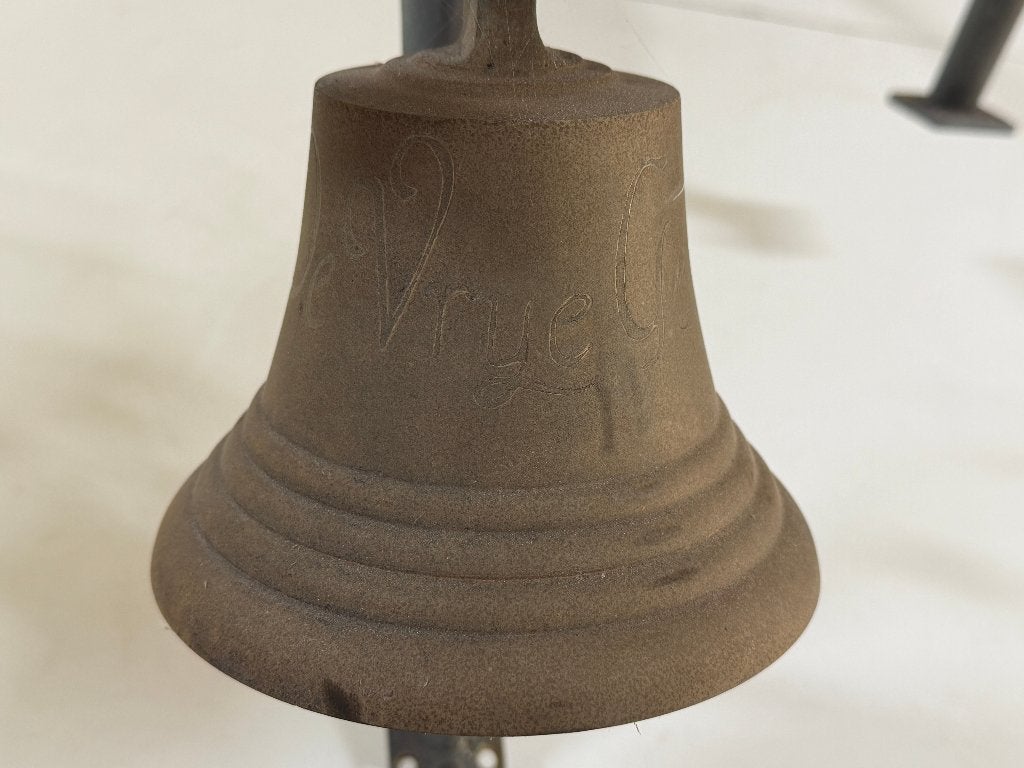 Bronzen / messing scheepsbel 145 mm op frame 50 cm breed, Ophalen of Verzenden, Gebruikt, Lijn of Blok