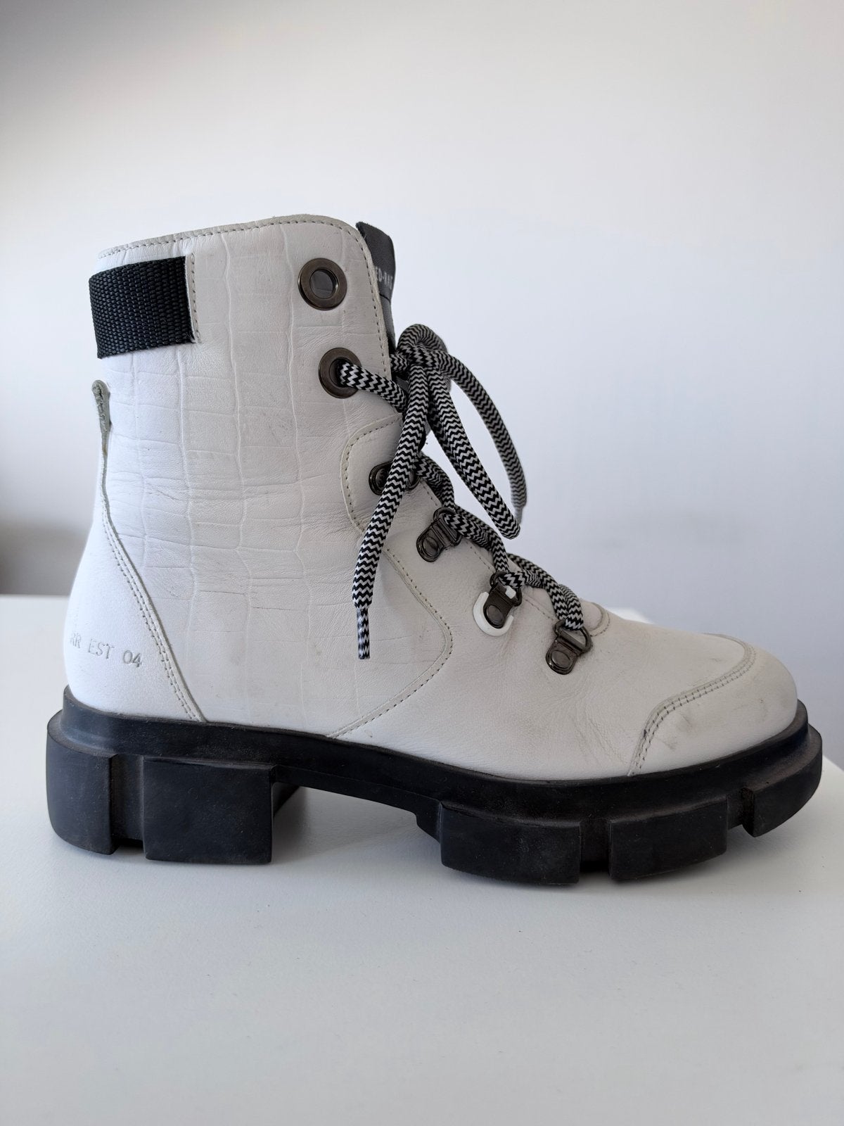 Red-Rag Biker Boots Wit Leer Maat 38, Kleding | Dames, Ophalen of Verzenden, Gedragen, Wit, Lage of Enkellaarzen
