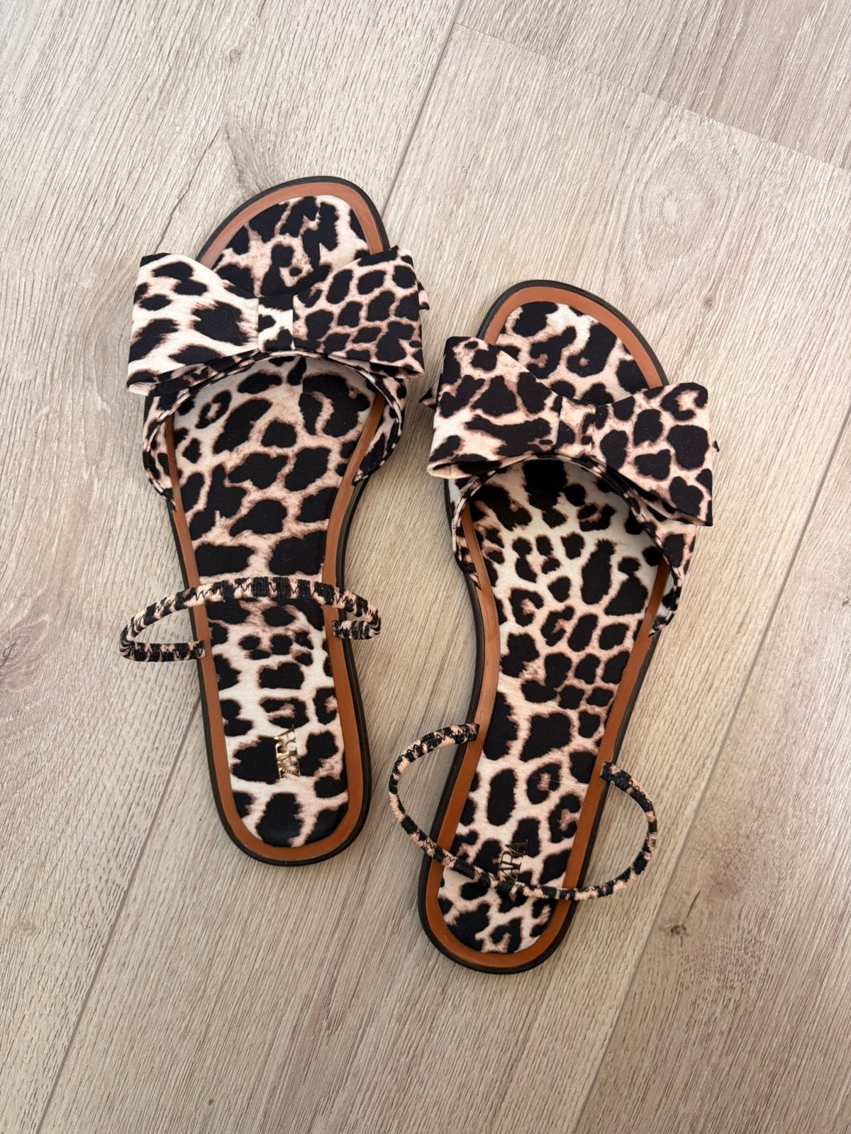 Zara panter slippers maat 38, Slippers, Zwart, Nieuw, Ophalen of Verzenden