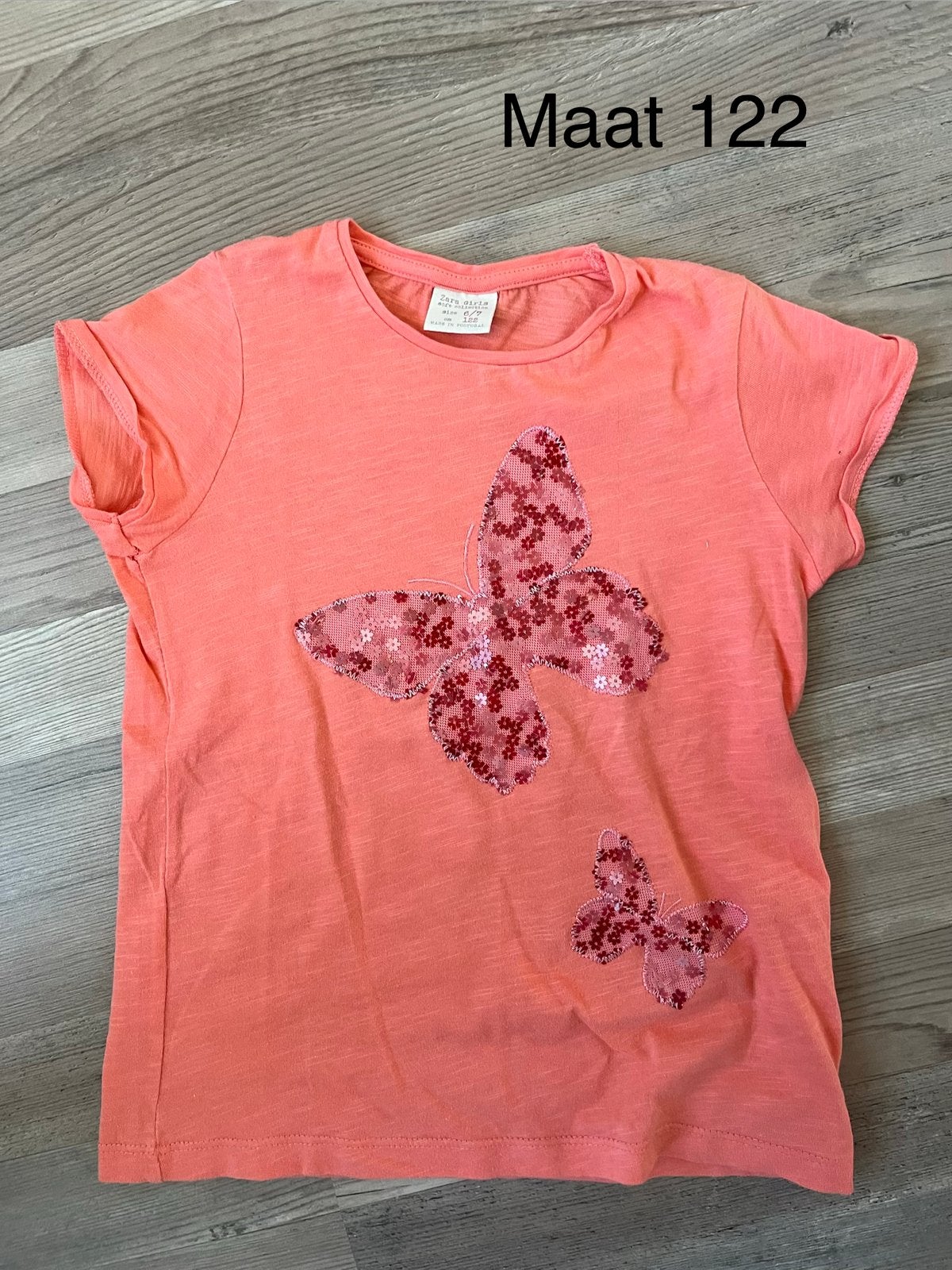 Shirtje met pailletten en vlinders,maat 122,merk: Zara girls, Ophalen of Verzenden, Zo goed als nieuw, Meisje, Shirt of Longsleeve