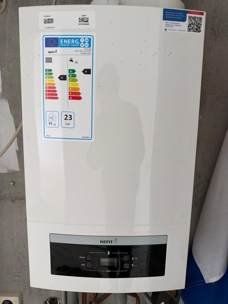 Nefit ProLine Nxt HRC 24/CW3 CV-ketel - Zo goed als nieuw, Geiser, Ophalen of Verzenden, Minder dan 20 liter, Minder dan 3 jaar oud
