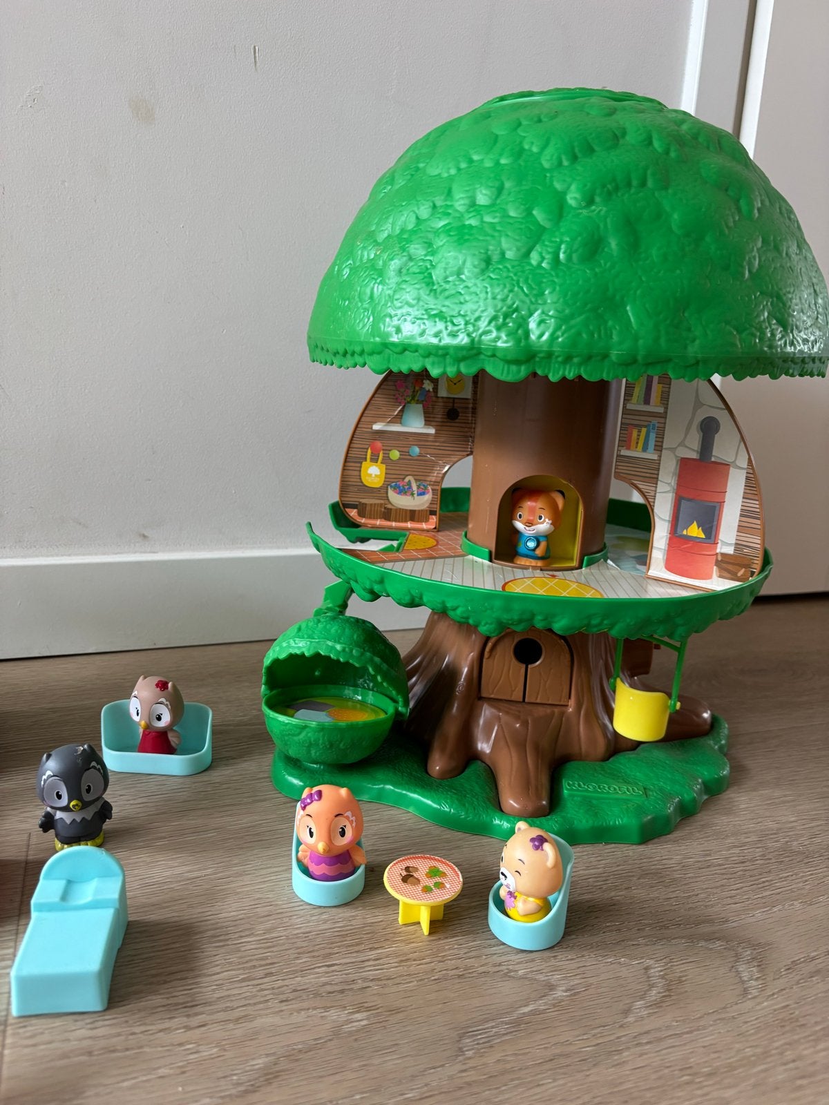 Boomhut speelset met figuren en accessoires Klorofil, Ophalen of Verzenden, Gebruikt, Jongen of Meisje