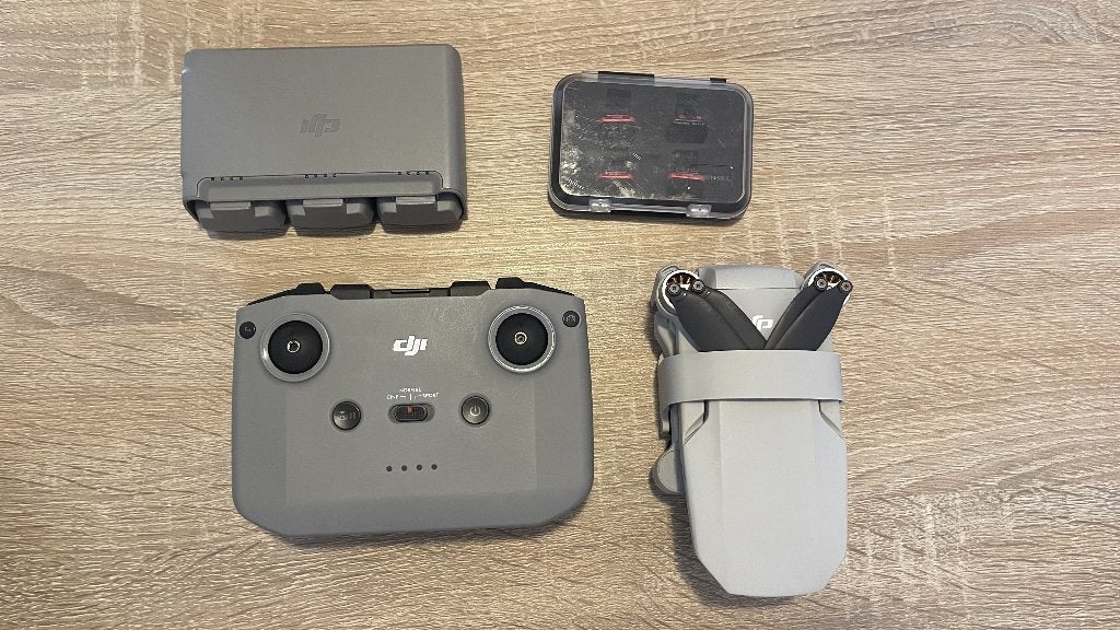 DJI Mini 2 Fly More Combo met extra's, 30 tot 45 minuten, Cameradrone, 5 tot 10 kilometer, Ophalen of Verzenden