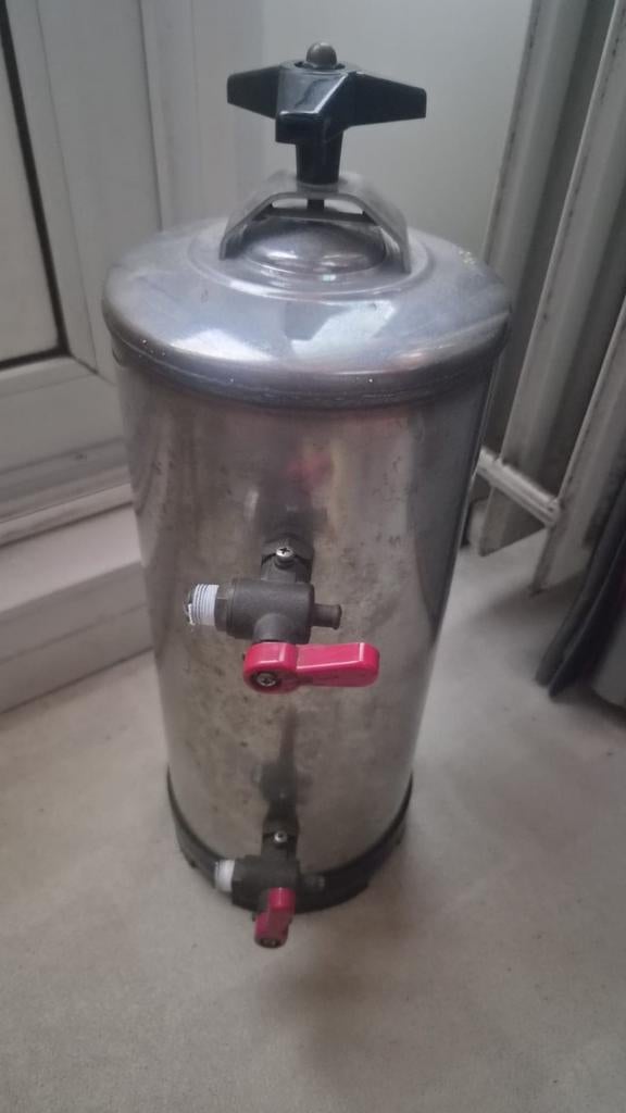 Waterontharder / Ontkalker, Witgoed en Apparatuur, Waterontharders, Ophalen of Verzenden, Gebruikt, Waterontharder met zout