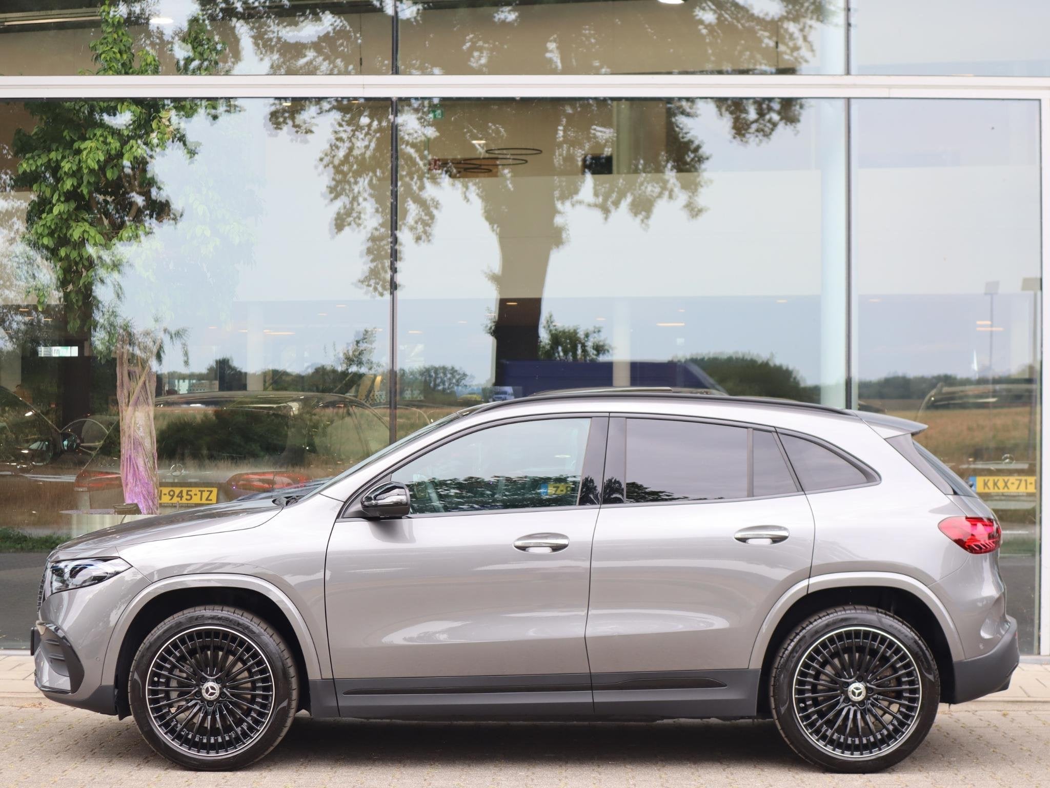 Mercedes-Benz EQA 250+ Business Solution AMG 71 kWh, Automatische klimaatregeling, Gebruikt, Zwart, 445 min