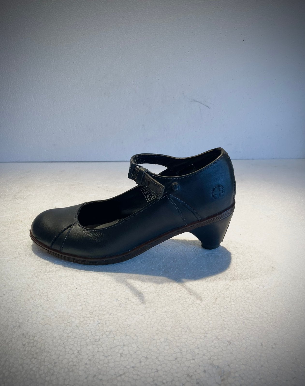 Dr. Martens Air Cushion Sole hakken pumps zwart 39 UK 6, Kleding | Dames, Ophalen of Verzenden, Zwart, Schoenen met lage hakken