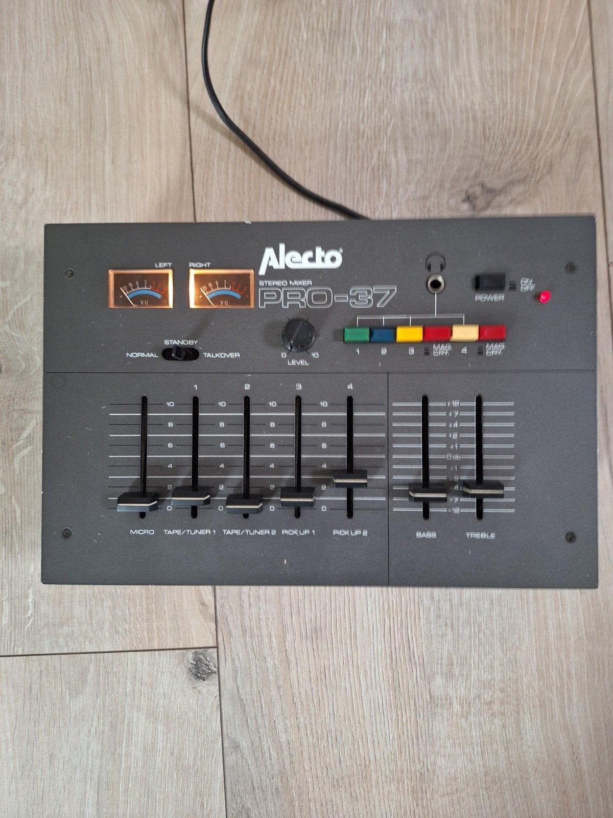Alecto Stereo Mixer PRO-37 - Vintage Audio Mixer, Ophalen of Verzenden, Gebruikt, Minder dan 5 kanalen, Microfooningang