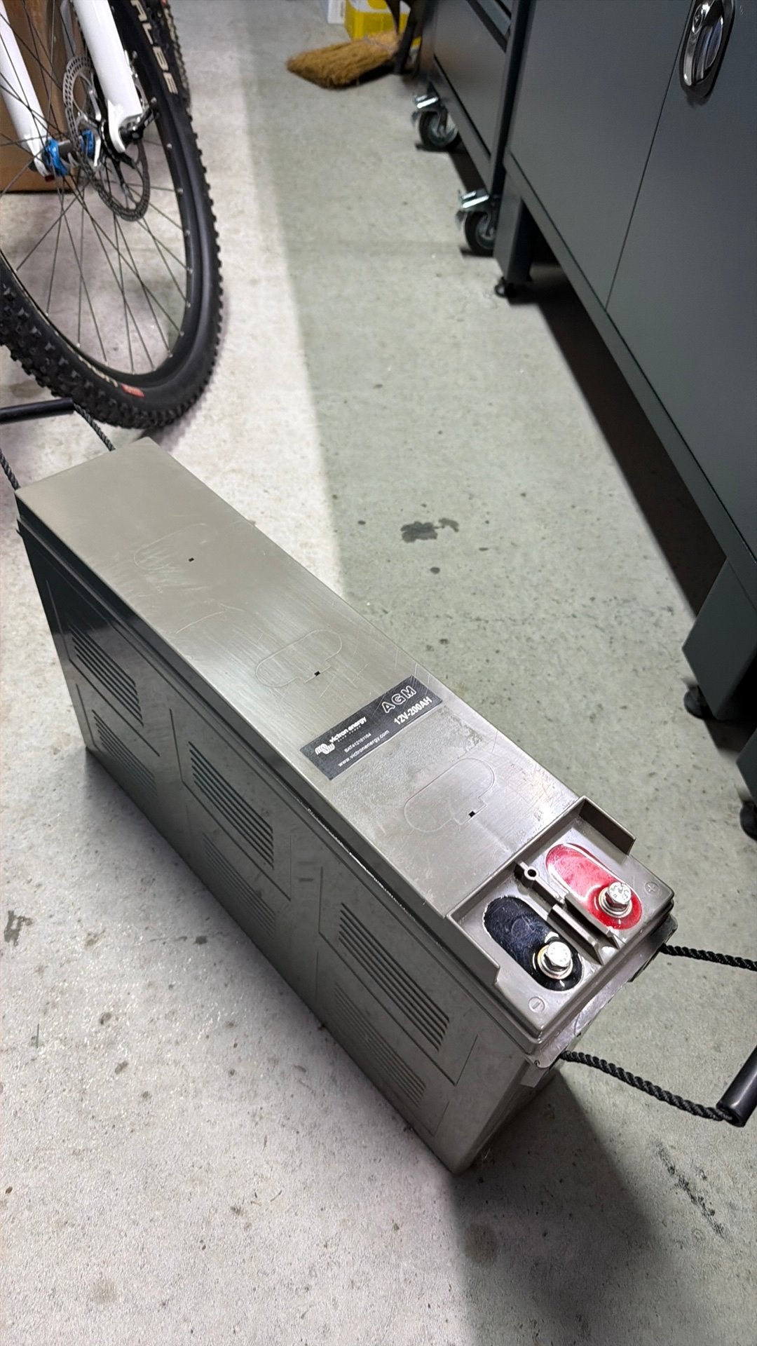 Victron Energy AGM Accu 12V-200Ah, Gebruikt