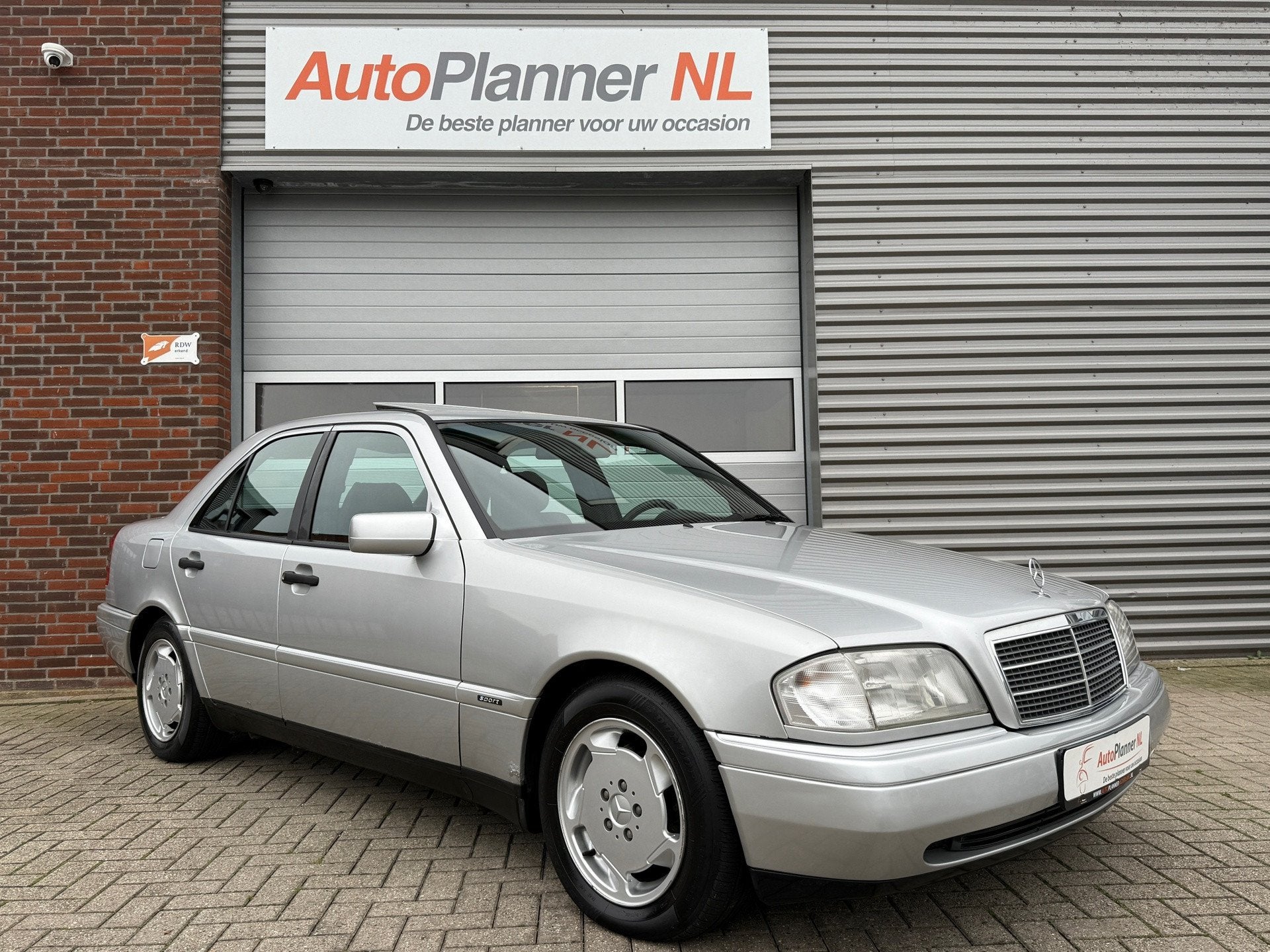 Mercedes-Benz C-klasse 280 Classic! Schuifdak! Nieuwe APK!, Automaat, 745 kg, Zwart, Bedrijf