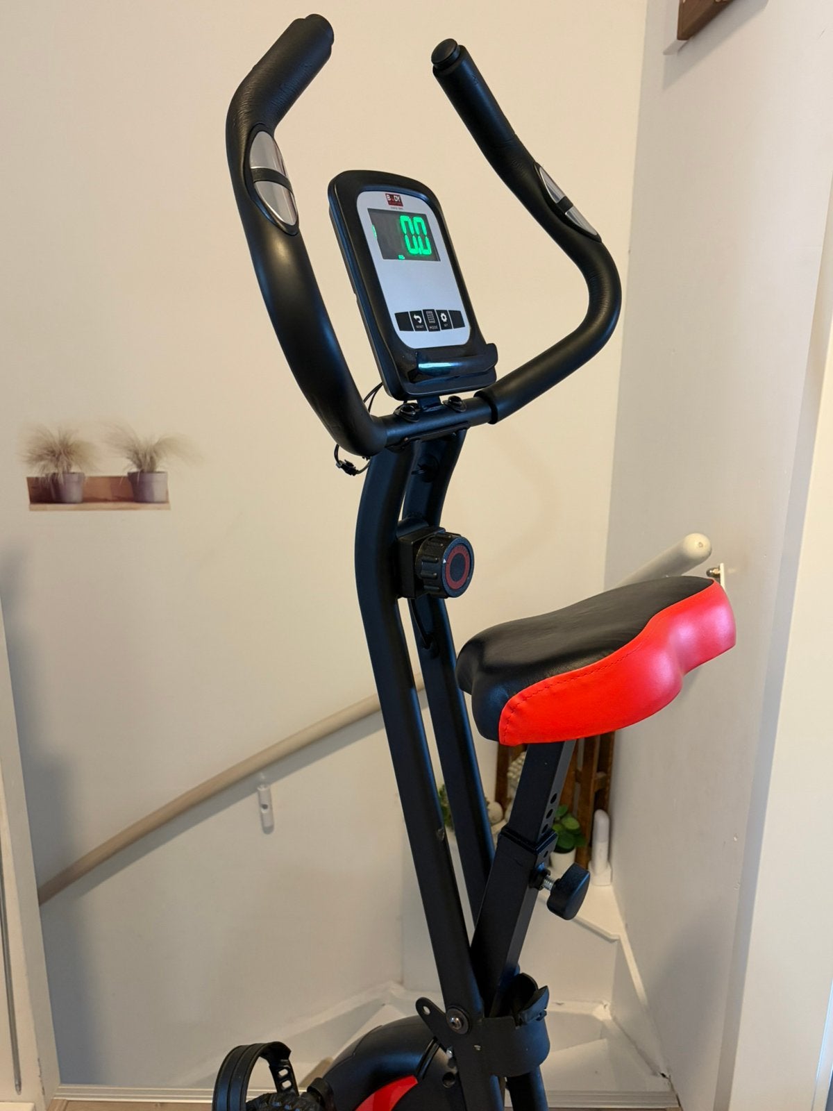 Nette hometrainer, Sport en Fitness, Ophalen, Zo goed als nieuw, Hometrainer