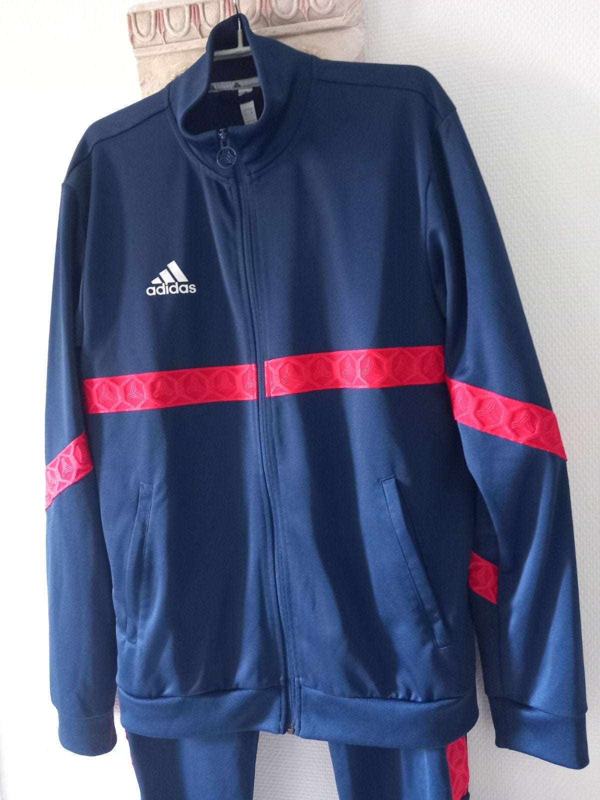 Adidas trainingspak donkerblauw maat M nieuw, Nieuw, Ophalen of Verzenden, Adidas, Algemeen