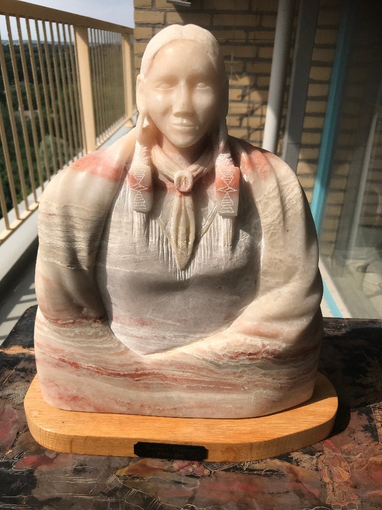 albast buste navajo indiaan native american, Antiek en Kunst, Kunst | Niet-Westerse kunst, Natuurlijk materiaal, Gemerkt, Ophalen of Verzenden
