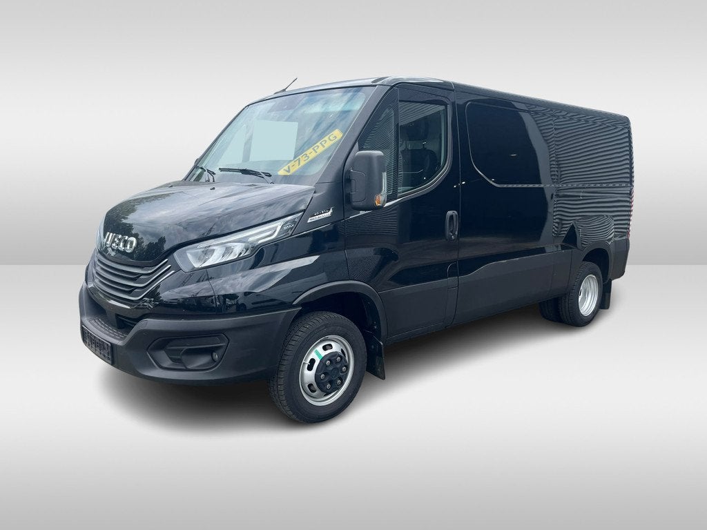 Iveco Daily 35C21 Hi-Matic Luchtvering 3.5T Trekhaak, Auto's, Automaat, Stof, Gebruikt, Zwart