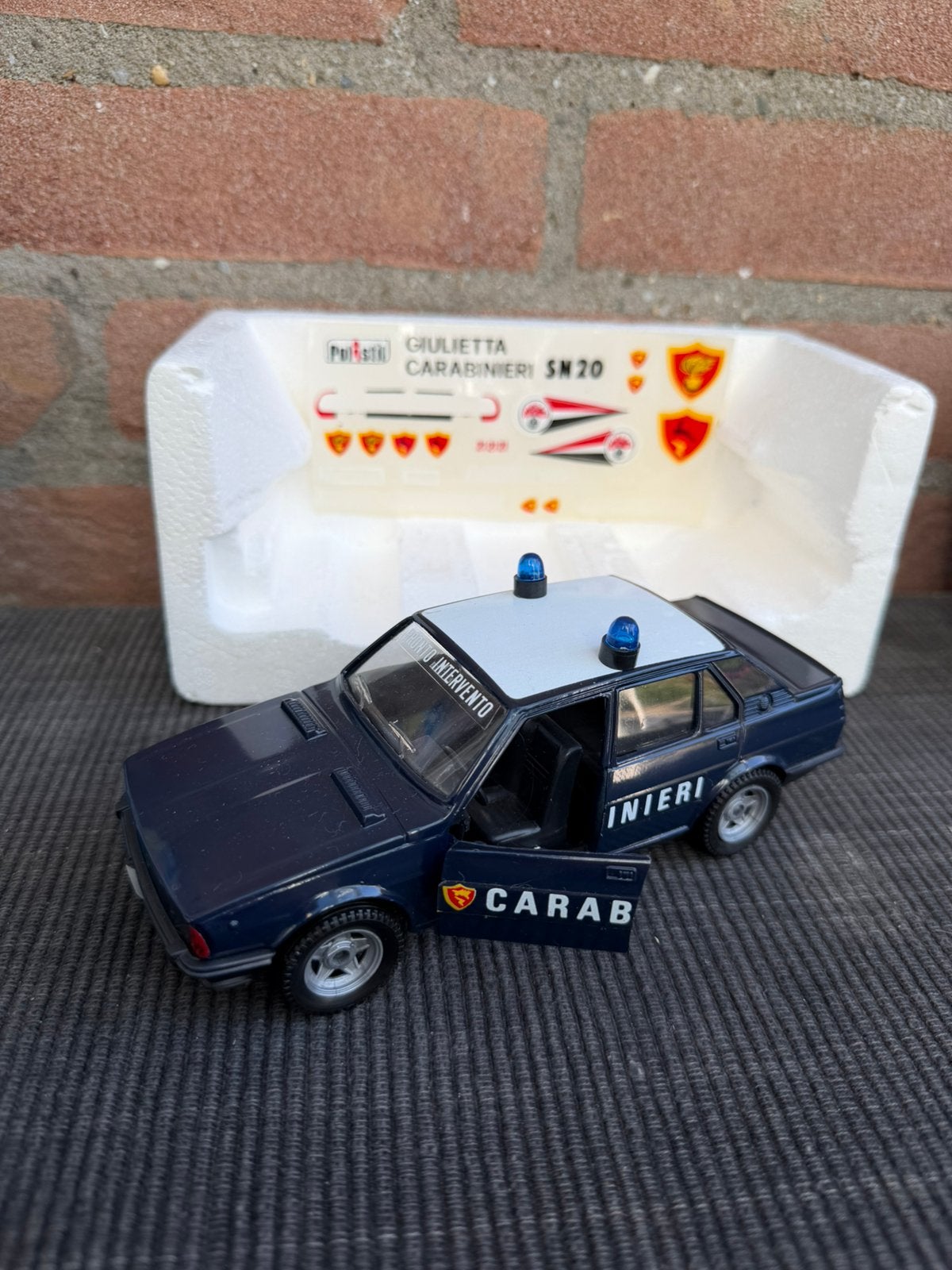 1:25 Polistil Alfa Romeo Giulietta ‘carabinieri’, Hobby en Vrije tijd, Modelauto's | 1:24, Ophalen of Verzenden, Gebruikt, Auto