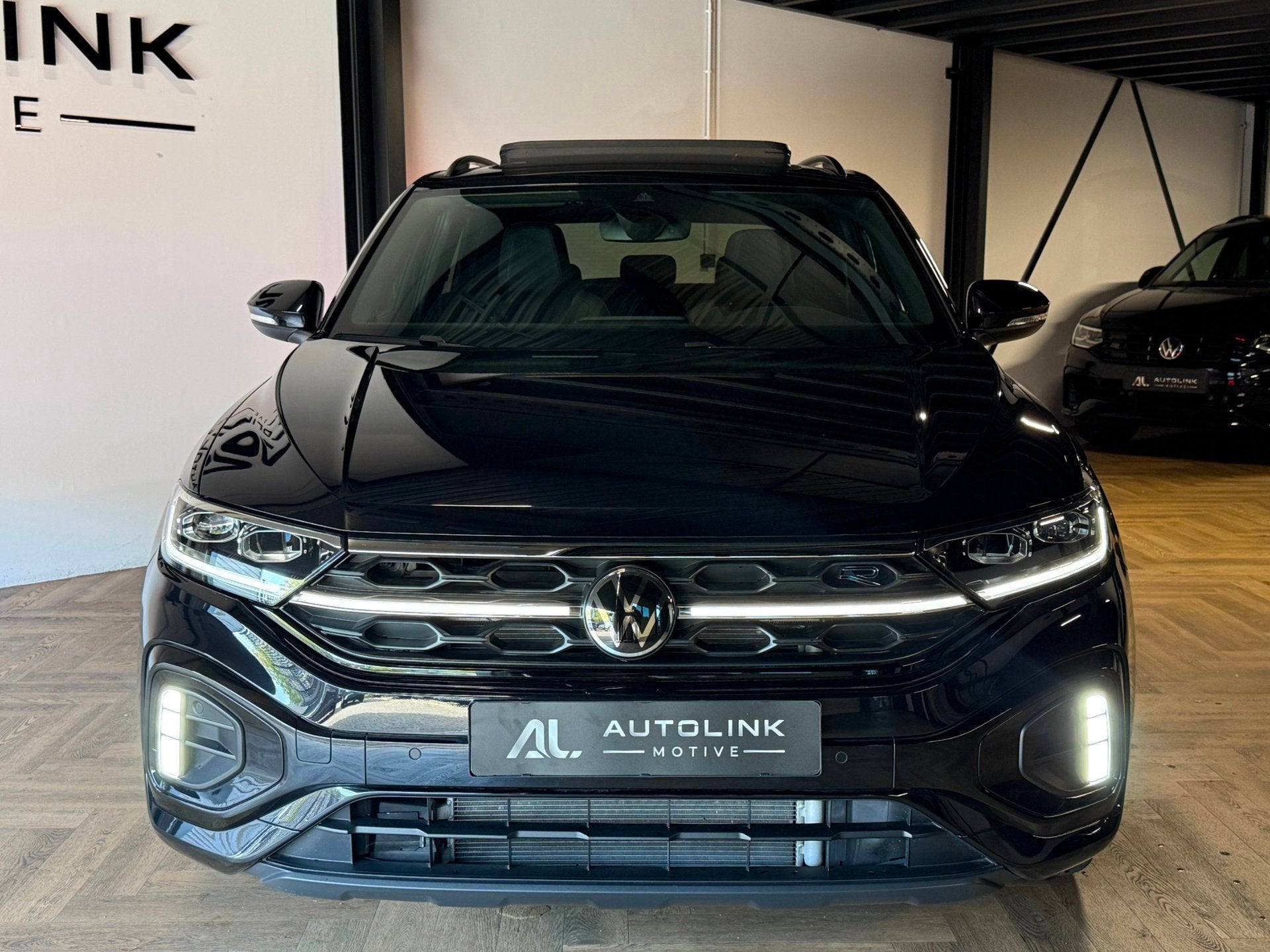 Volkswagen T-Roc 1.5 TSI R-Line|3x R-Line|Panorama|Black Sty, 1258 kg, Zwart, 4 cilinders, 150 pk