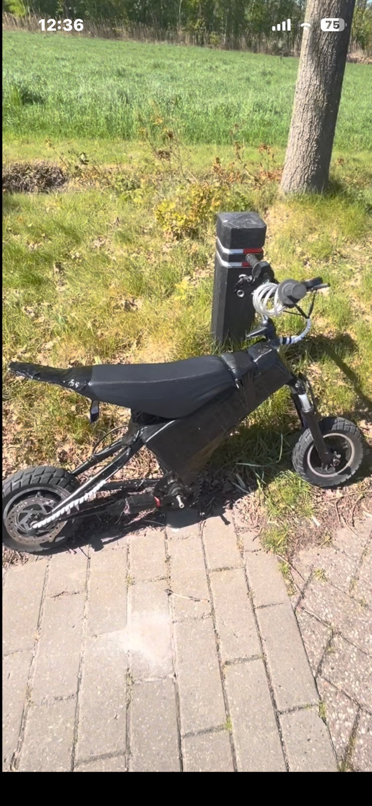 MINI SURRON 61kmh met rem, Ophalen, Zo goed als nieuw, Elektrisch, Overige merken
