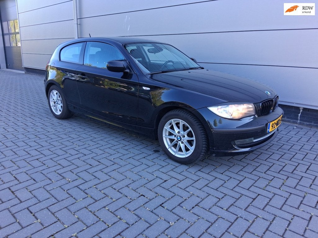 BMW 1-serie 118i Business Line, 1-Serie, Euro 5, Zwart, 4 stoelen