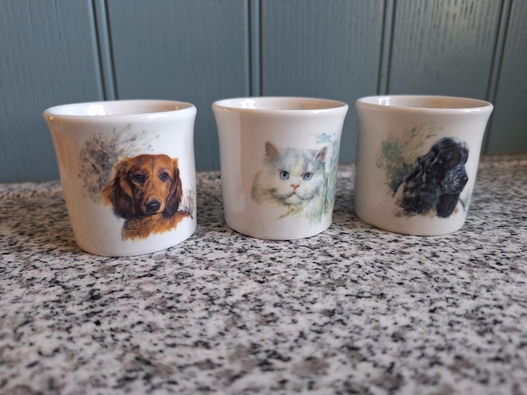 3 Eierdopjes met Dierenprint - Gebruikt, Keramiek, Overige typen, Ophalen of Verzenden, Zo goed als nieuw