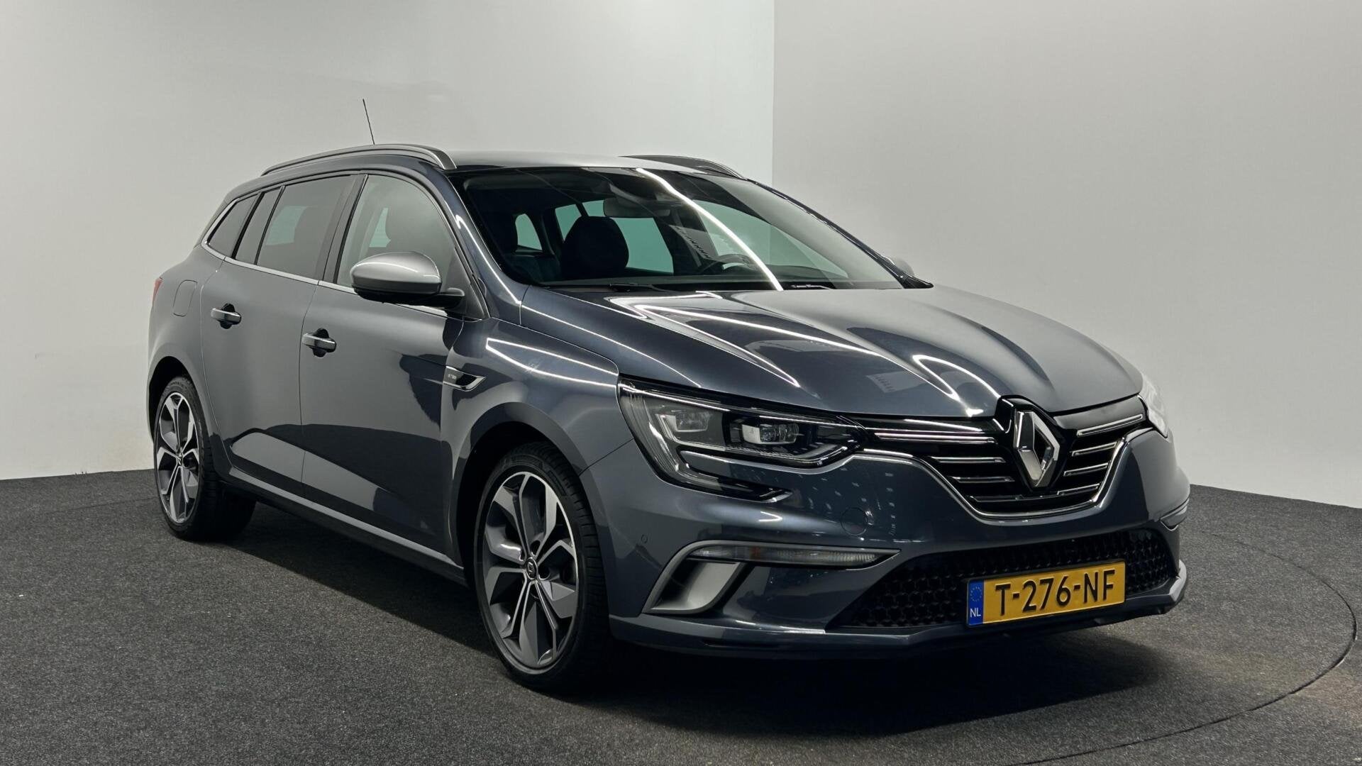 Renault Megane Estate 1.3 TCe GT-LINE NAVI CAMERA CARPLAY EC, Voorwielaandrijving, Gebruikt, 4 cilinders, Met garantie (alle)