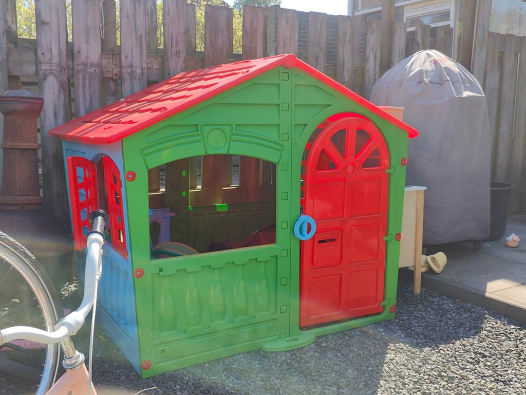 Leuk speelhuisje voor kinderen - wordt niet meer gebruikt, Ophalen, Gebruikt, Kunststof