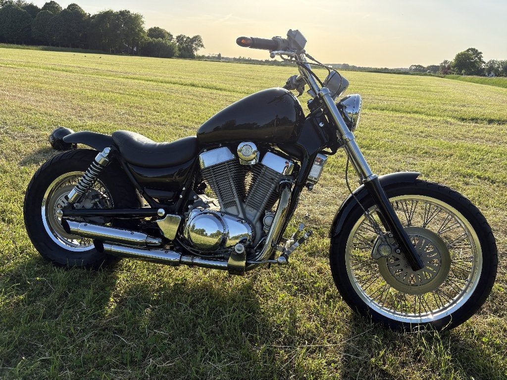 Suzuki Intruder VS1400 Costum, Motoren, Sportuitlaat, 2 cilinders, Gebruikt, 1400 cc