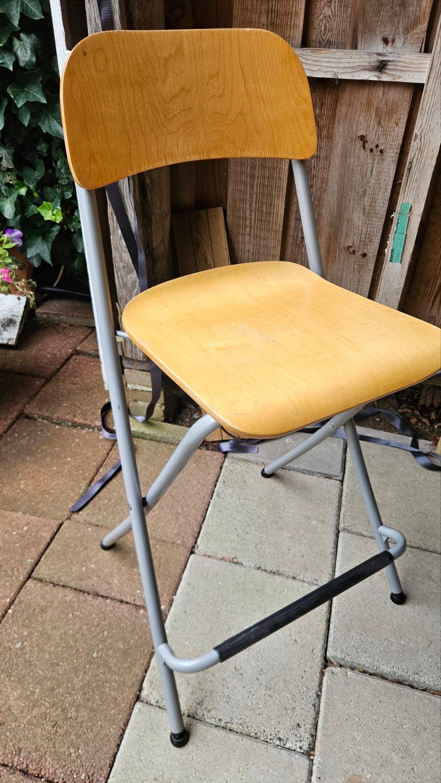 IKEA Norbo inklapbare tafel met kruk, Ophalen, Gebruikt, Met voetsteun, 60 tot 90 cm