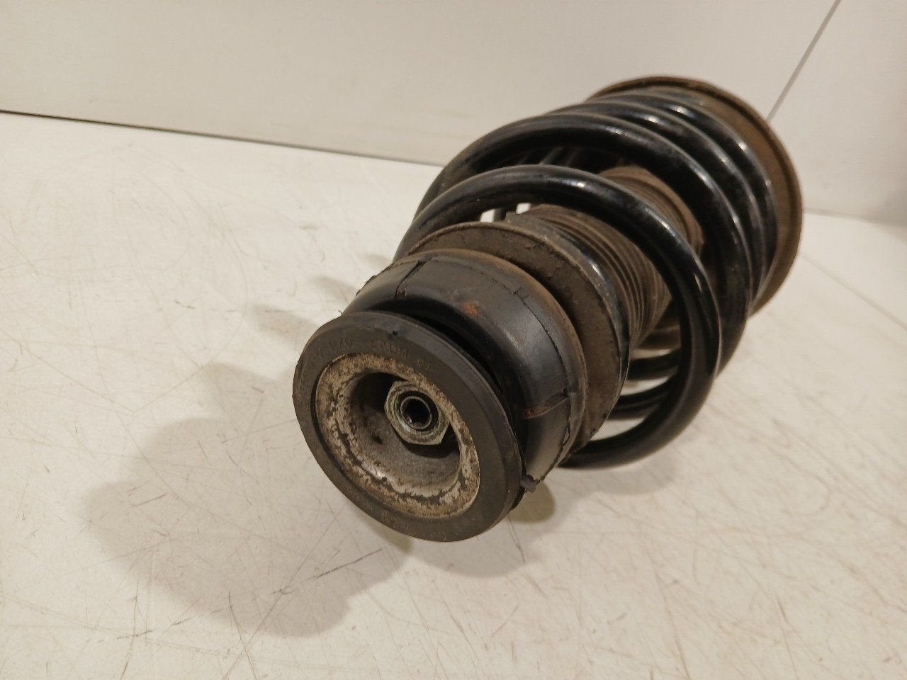 Veerpoot links voor Audi TT, Onderdelen@venauto.nl, Van der Ven Autorecycling B.V., Gebruikt, Ettenseweg 76, 4706 PB Roosendaal, The Netherlands