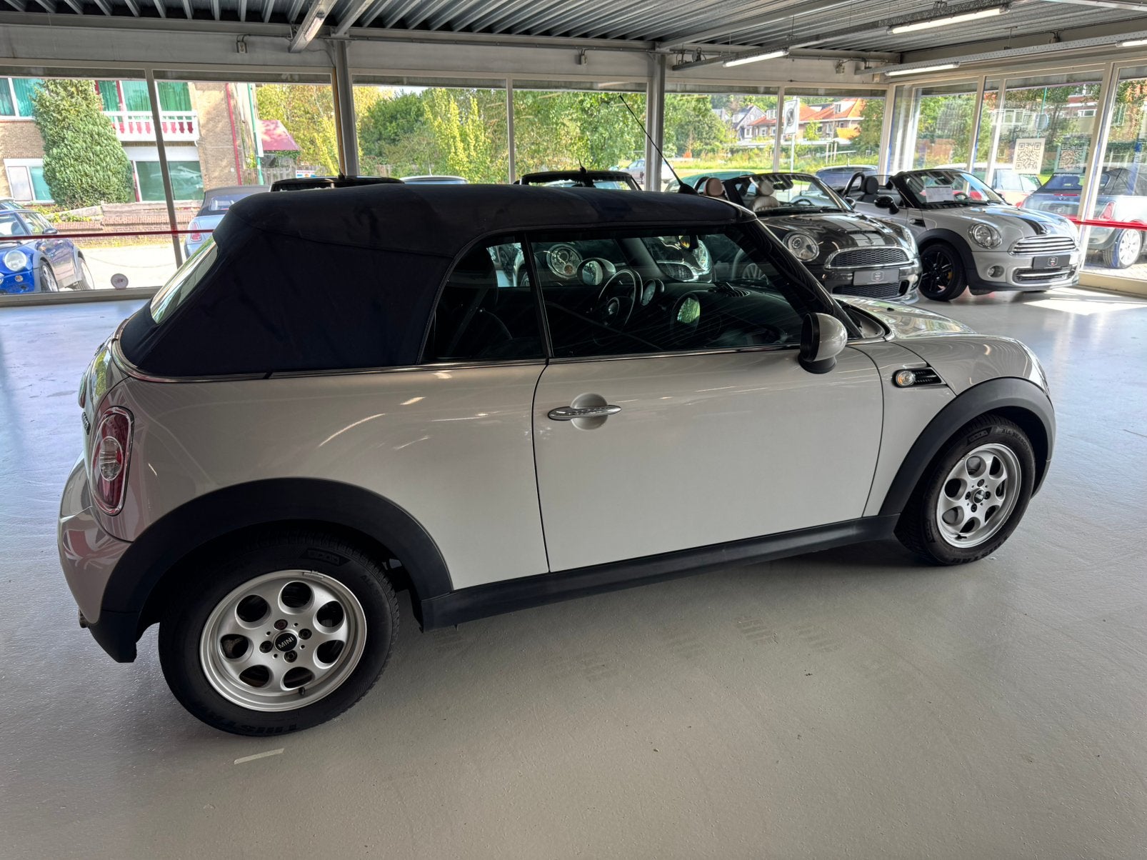 Mini 1.6 Cooper Roadster 2012 Grijs ( 6 MAANDEN GARANTIE ), Auto's, Stof, Zwart, 4 cilinders, Cabriolet