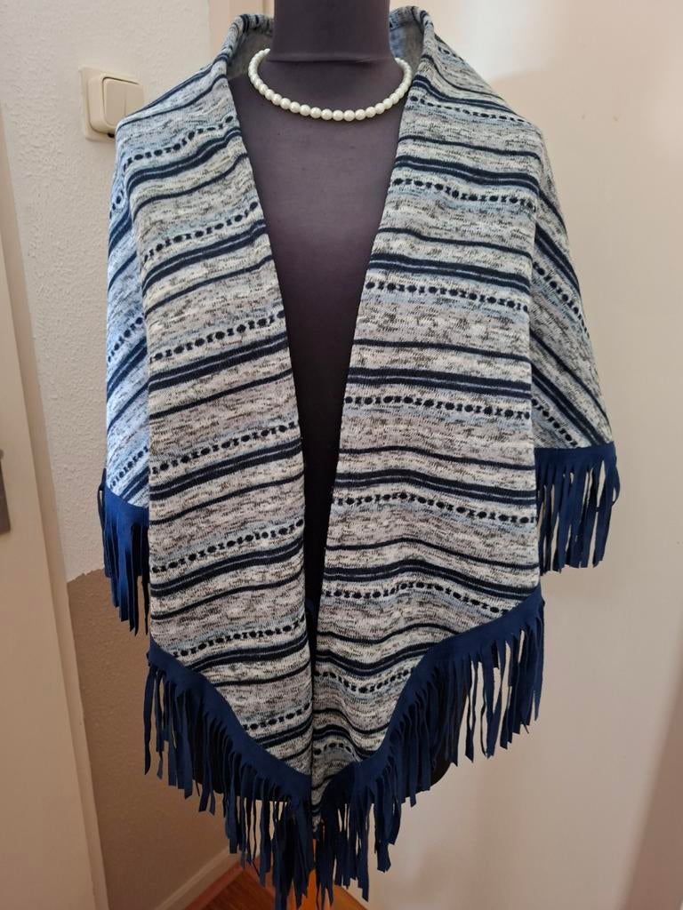 Mooie stola met franje, Kleding | Dames, Truien en Vesten, Ophalen of Verzenden, Nieuw