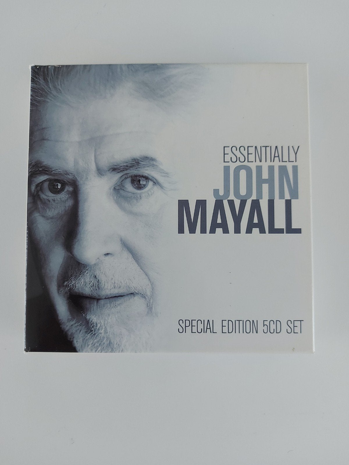 John Mayall - Essentially John Mayall - 5 CD Boxset, Ophalen of Verzenden, Zo goed als nieuw, Blues