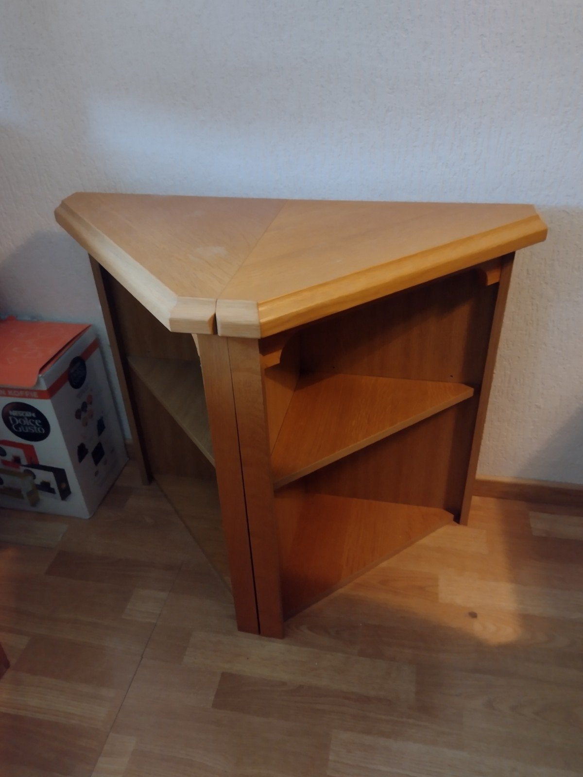 Set van 2 houten hoekkasten met planken, Ophalen
