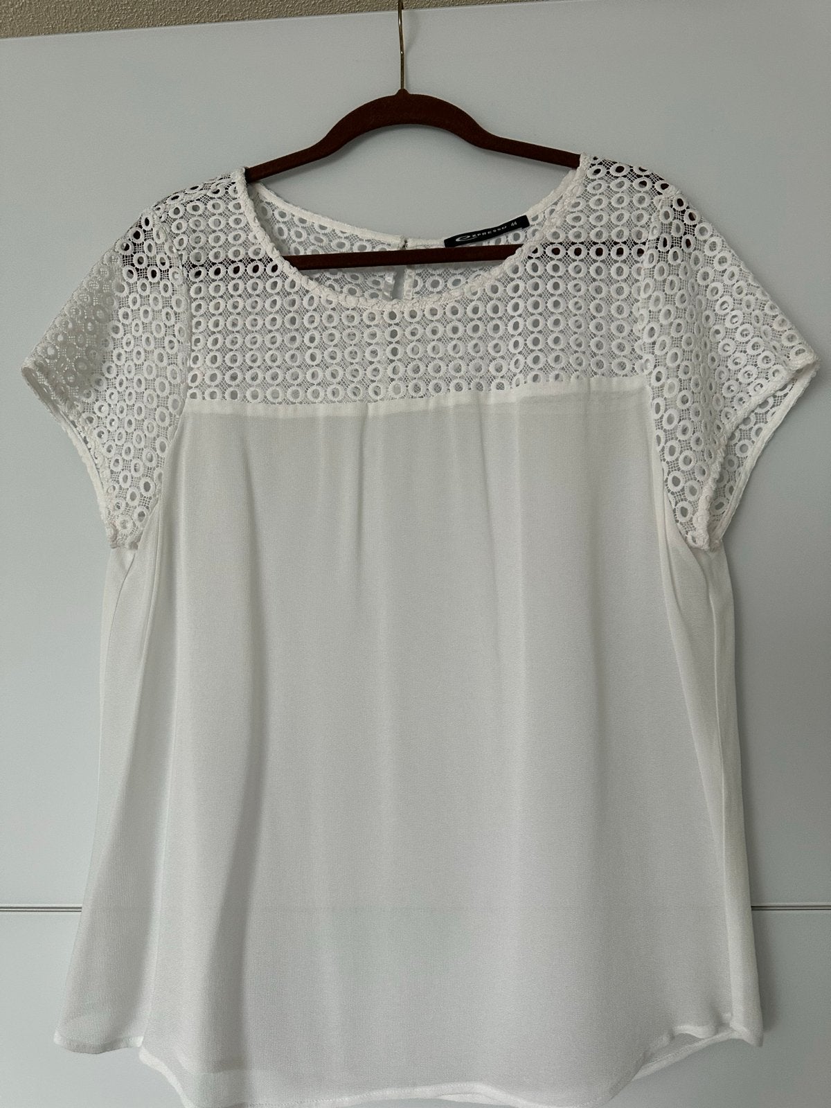 Witte blouse met kant van Expresso, maat 44, Wit, Maat 42/44 (L), Ophalen of Verzenden, Zo goed als nieuw