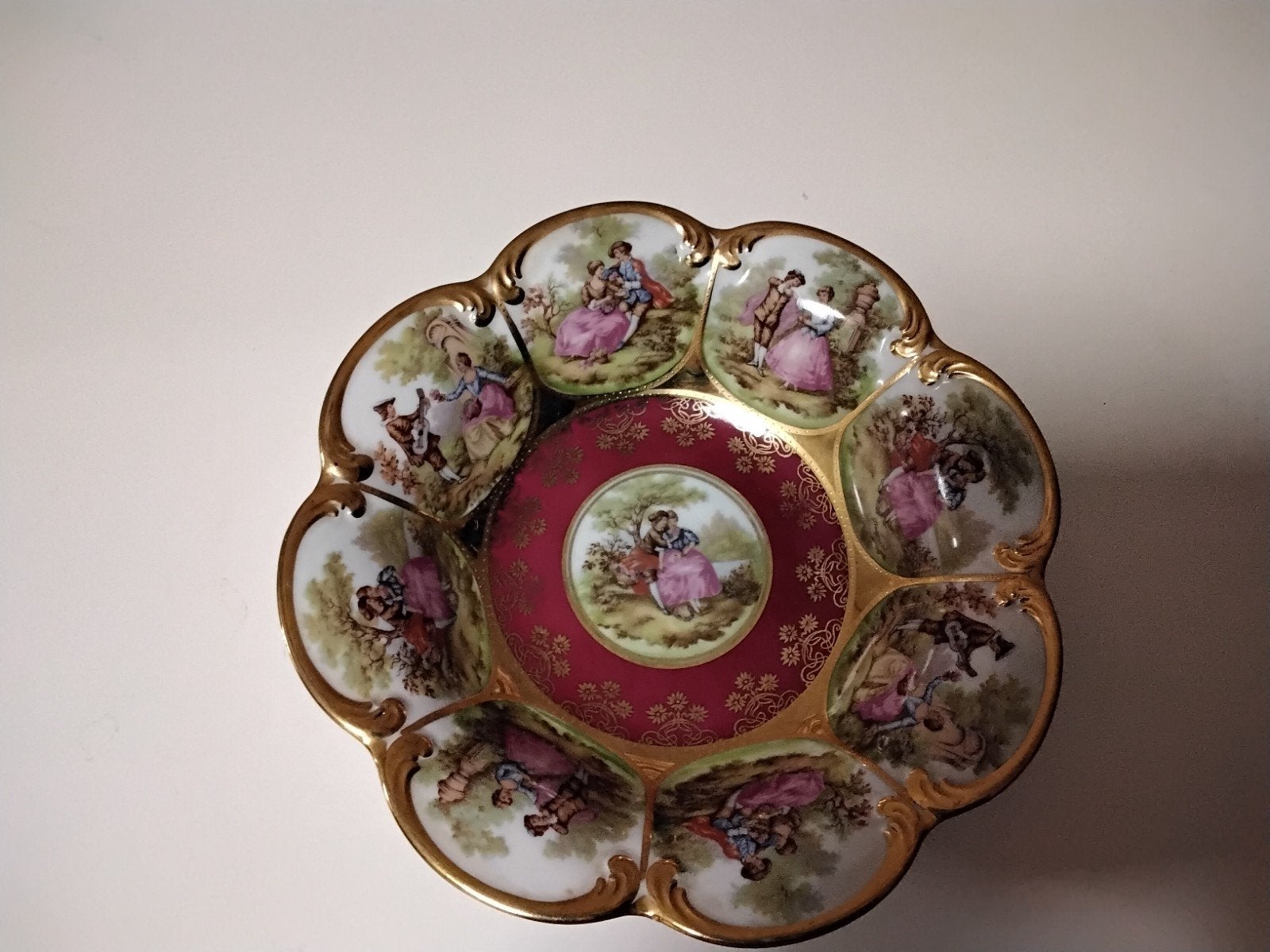 Antiek Porseleinen Schaal met Romantische Scènes 20 cm, Antiek en Kunst, Ophalen
