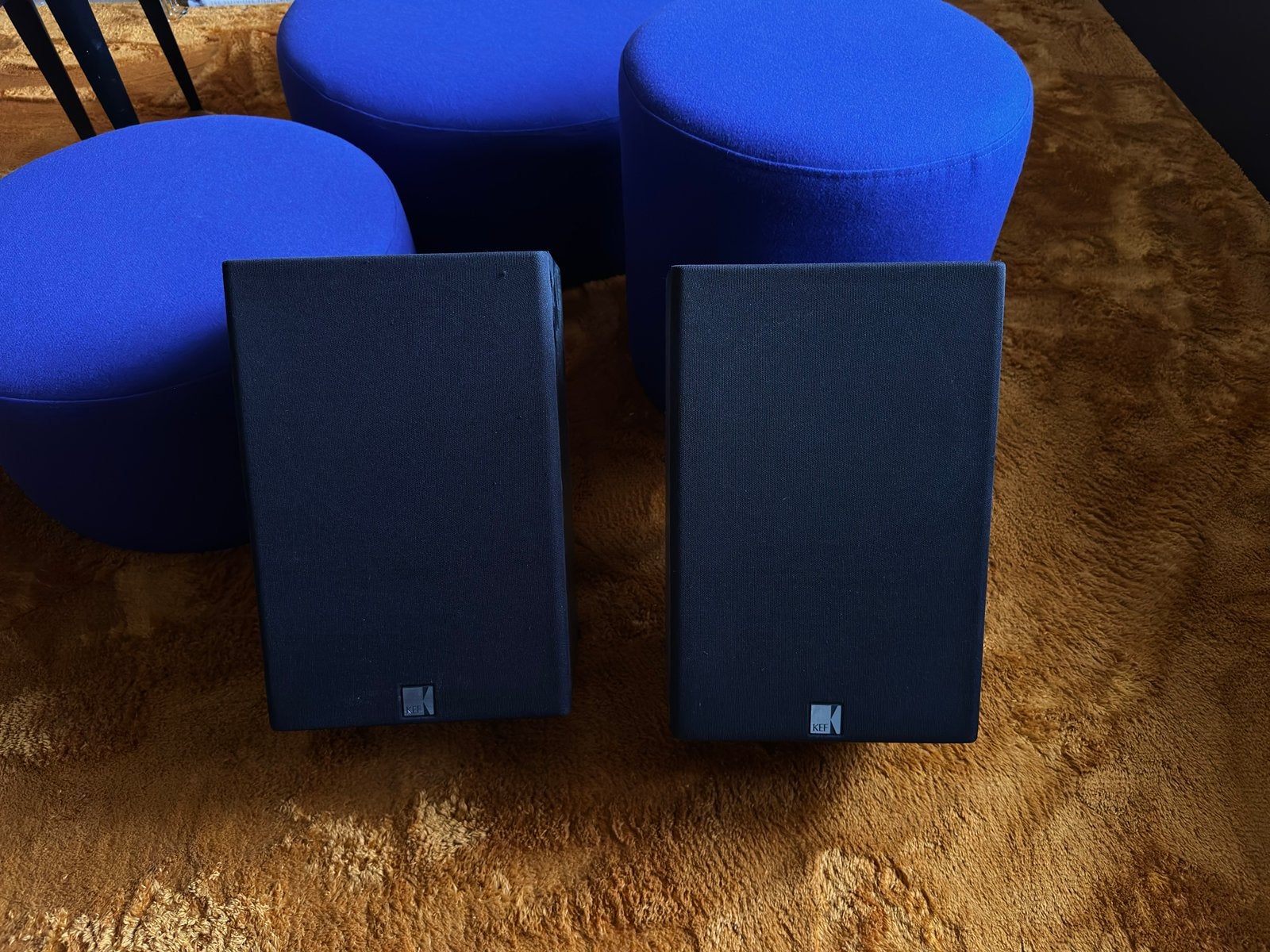 KEF C35 luidsprekers, matching serials, met stofkap, 150W, Ophalen, Gebruikt, 60 tot 120 watt, Boekenplank luidspreker
