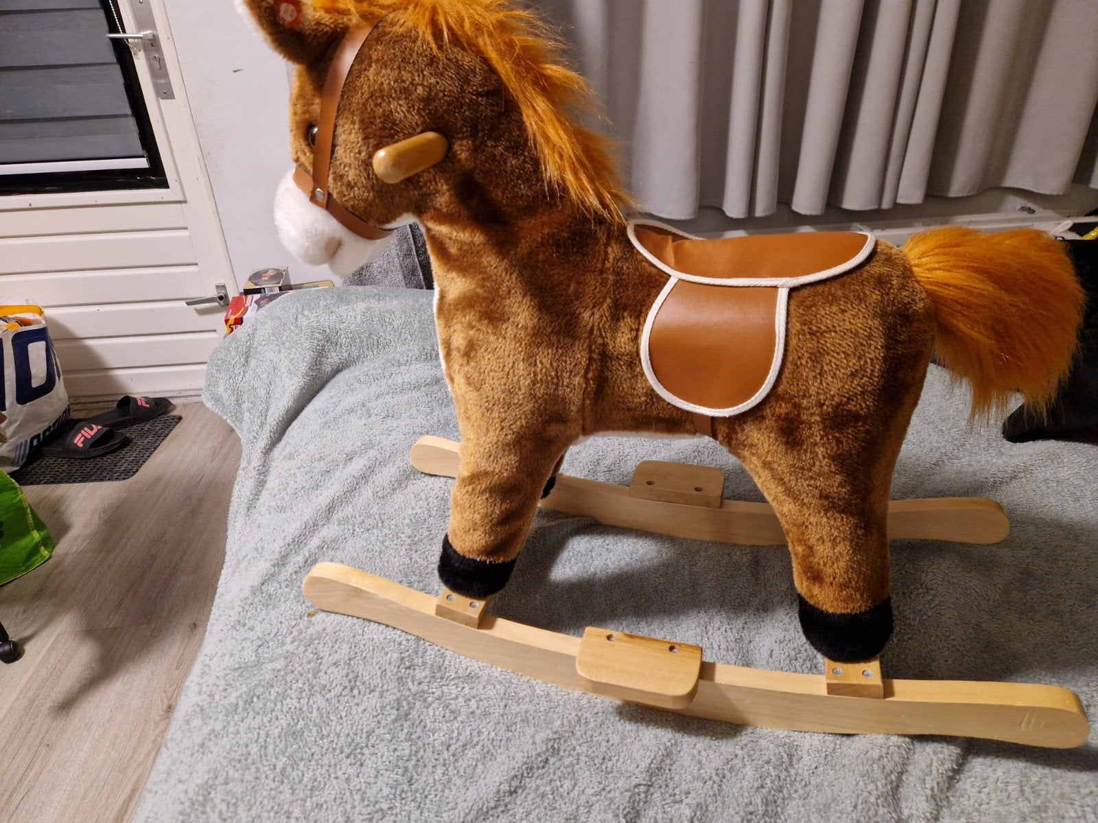 Hobbelpaard met geluid - Bruin en Beige, Ophalen of Verzenden, Zo goed als nieuw
