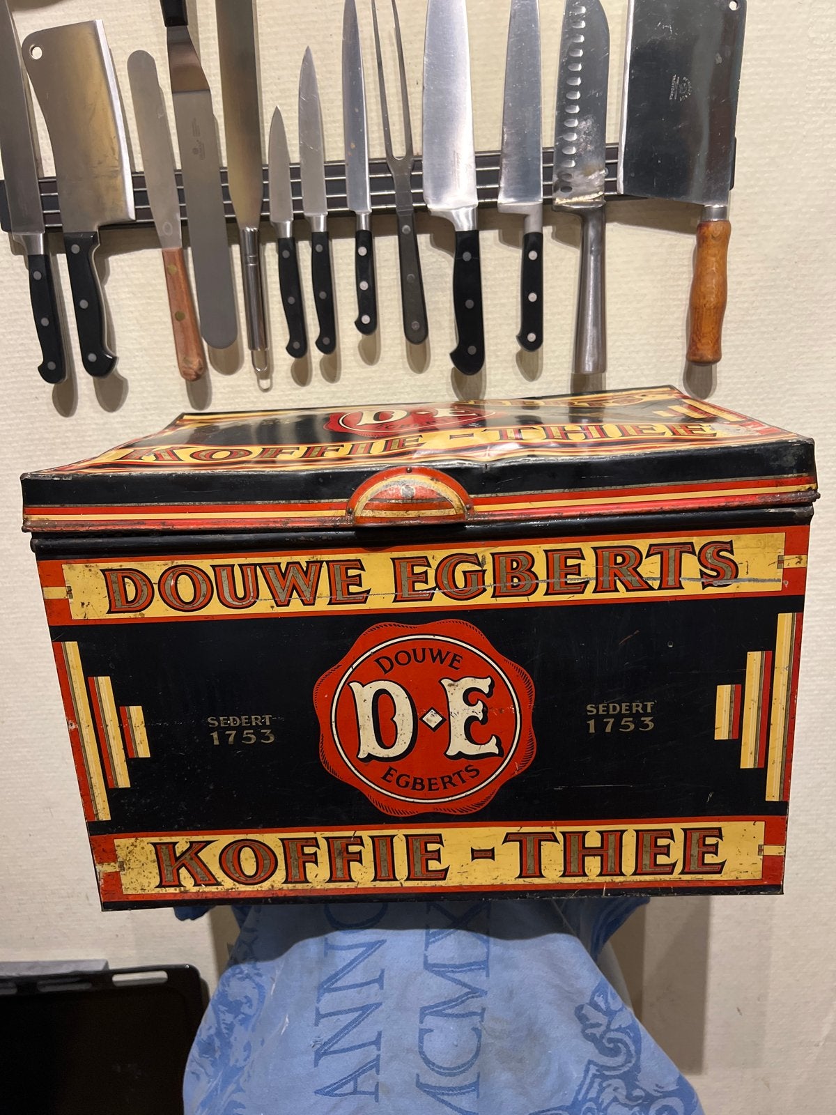 Vintage Douwe Egberts Koffie-Thee Blik - Zwart/Rood, Ophalen of Verzenden